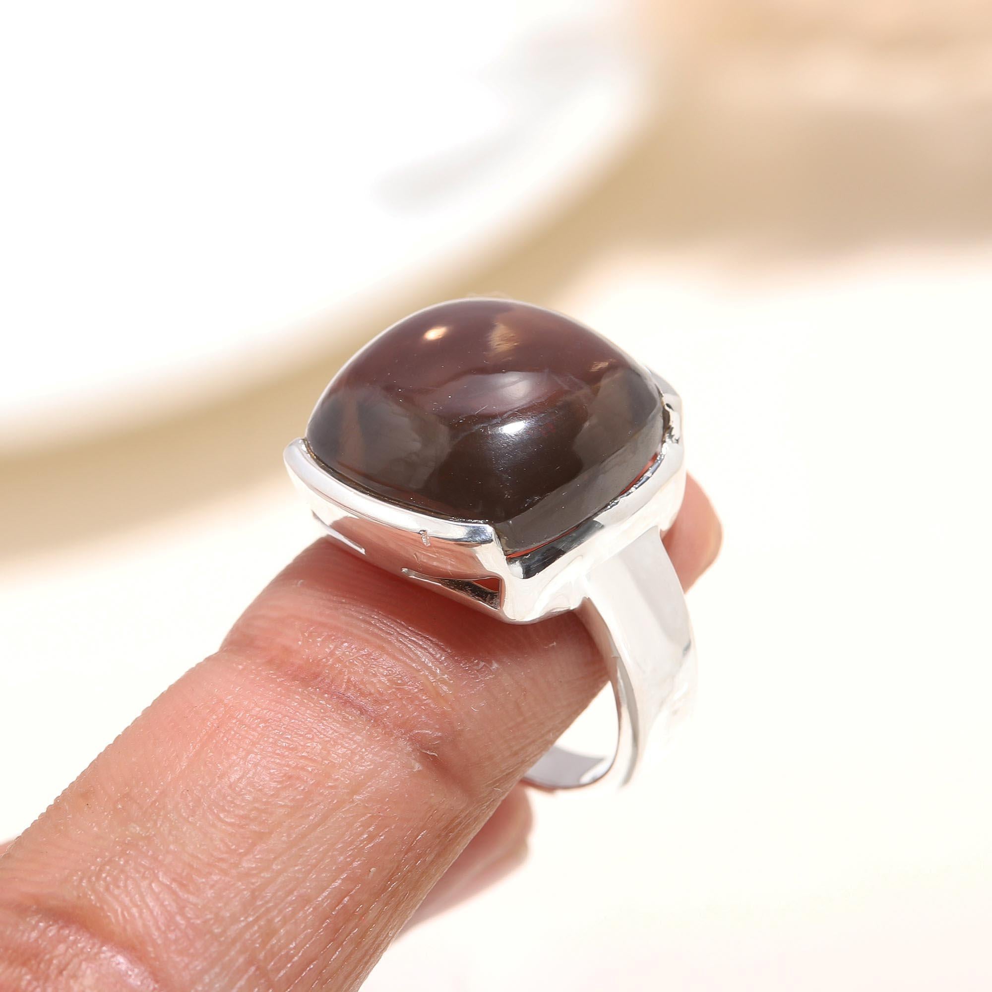 The Earthy Cube : Modern Box Setting Ring