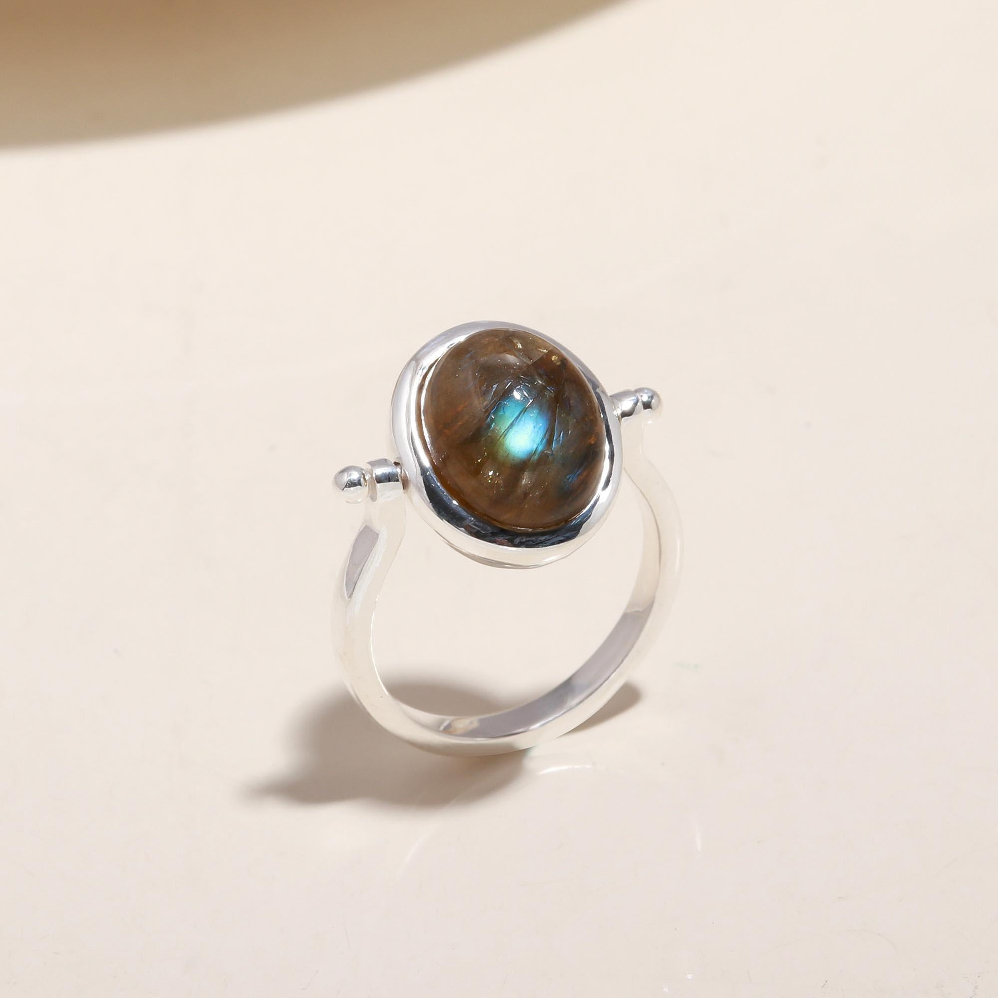 The Mystic Wave: Labradorite Organic Wavy Silver Ring