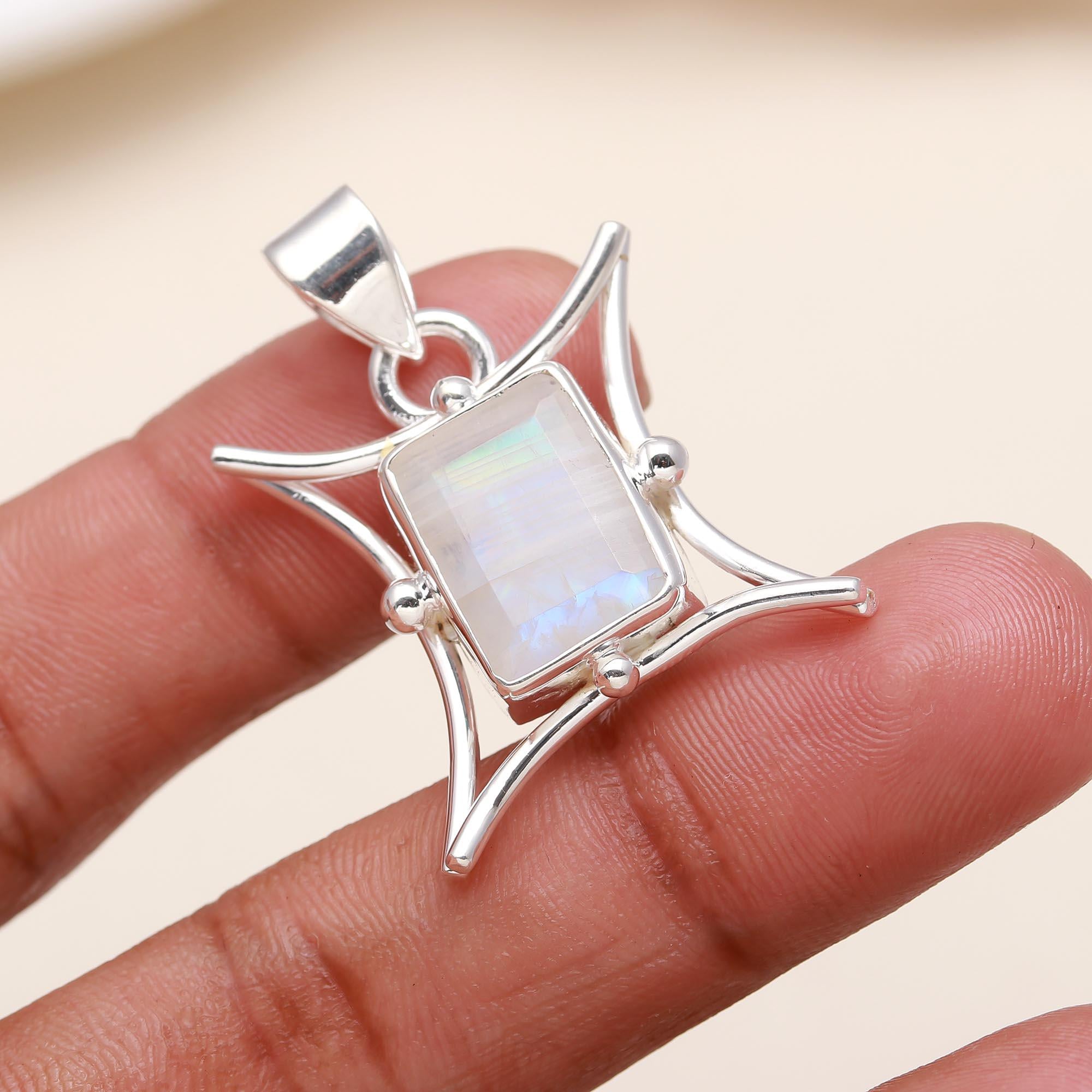 925 Sterling Silver Natural Moonstone Pendant