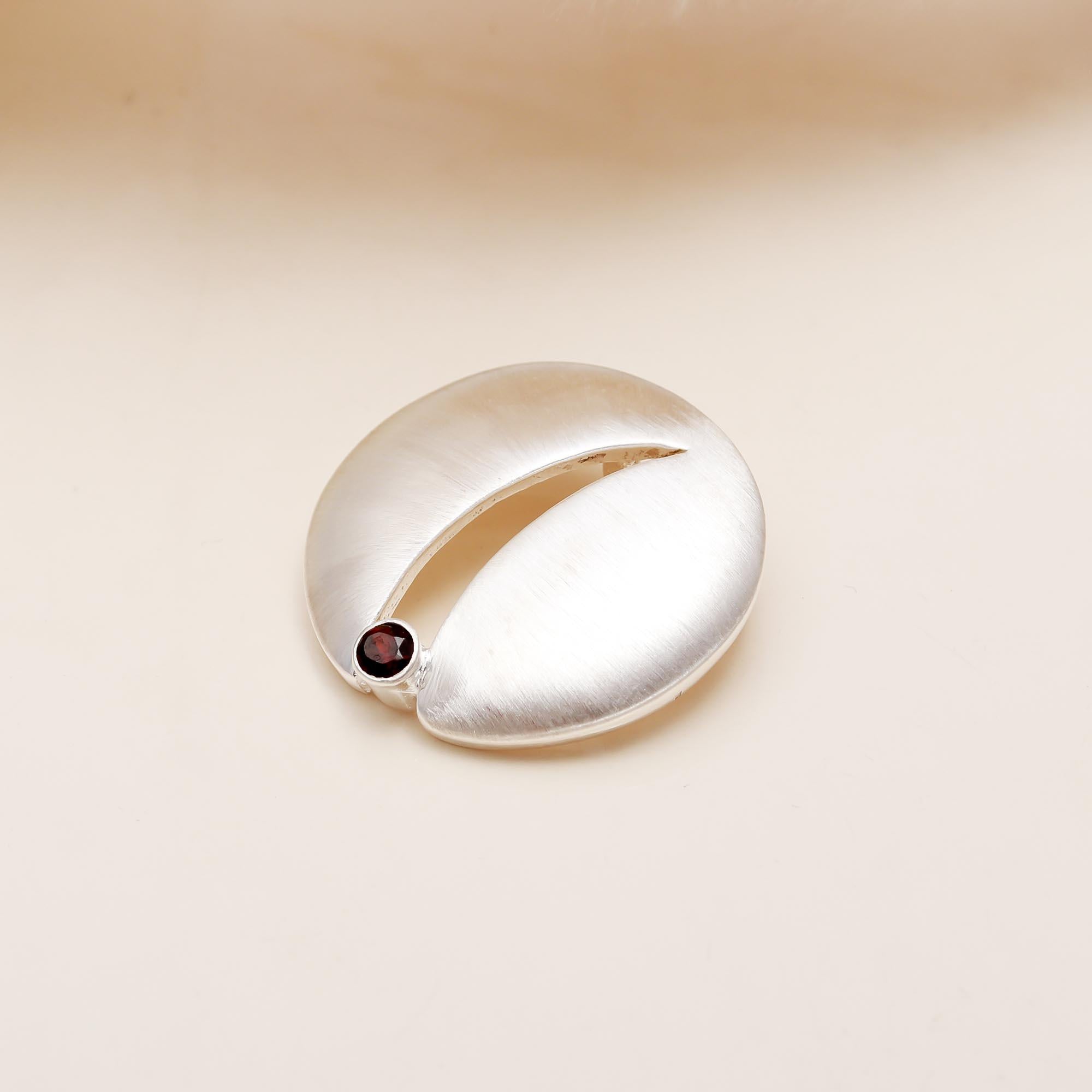 925 Sterling Silver Round Garnet Pendant