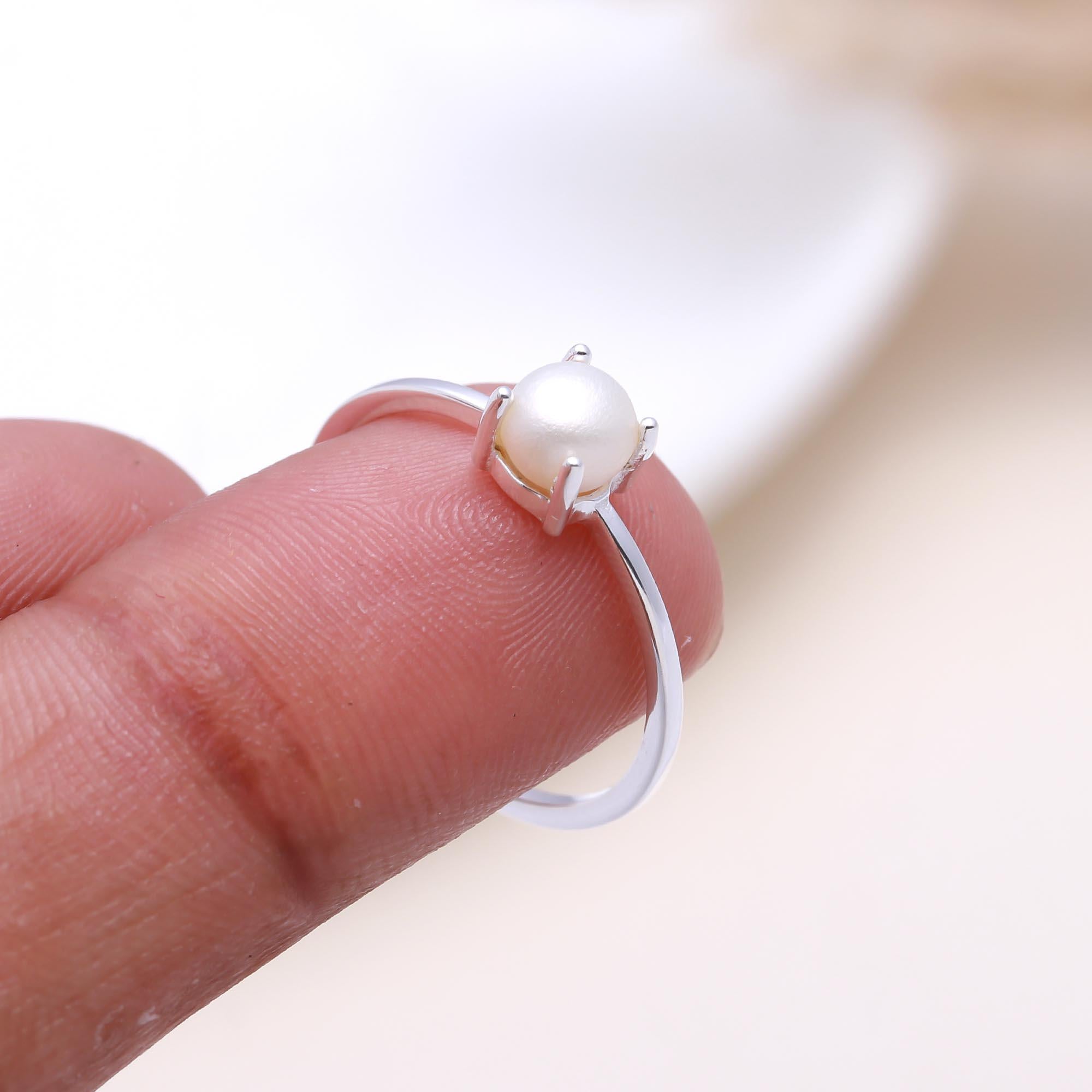 The Classic Pearl Solitaire: Round Freshwater Pearl Ring