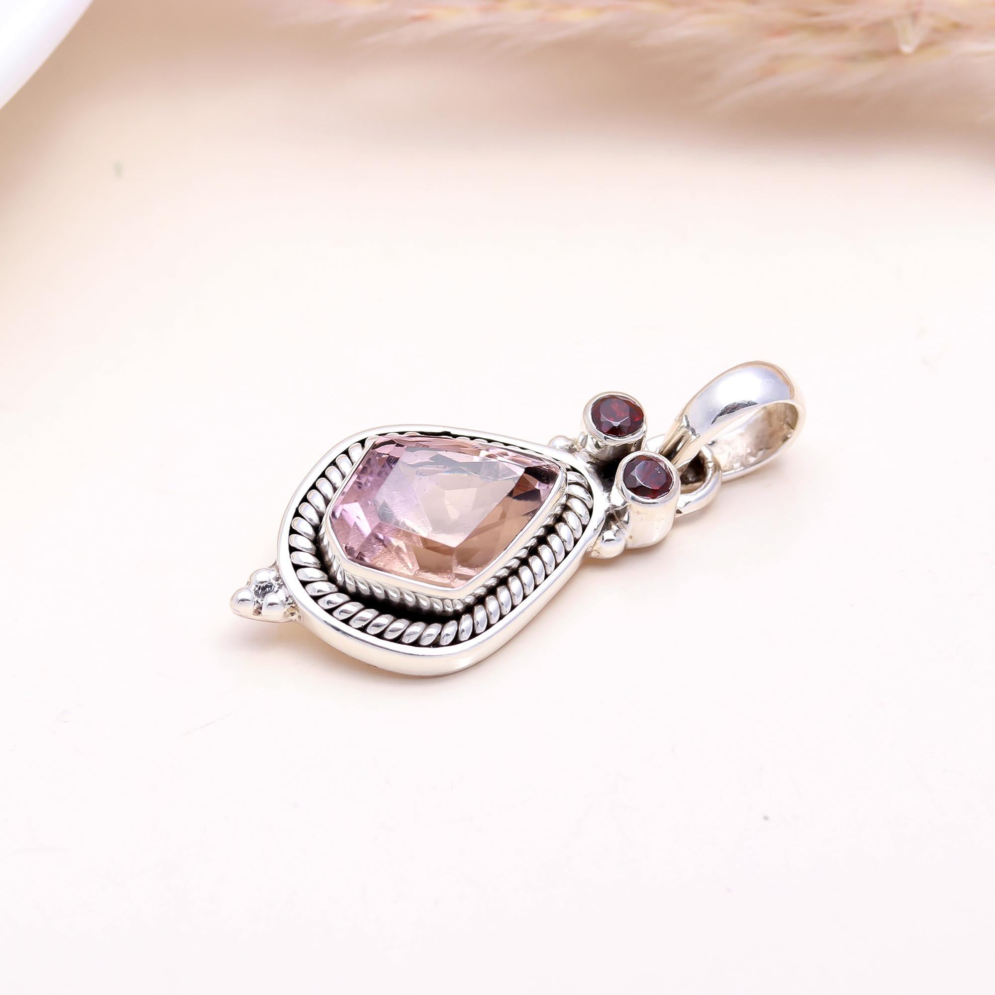 The Vintage Warmth: Champagne Quartz & Garnet Pendant