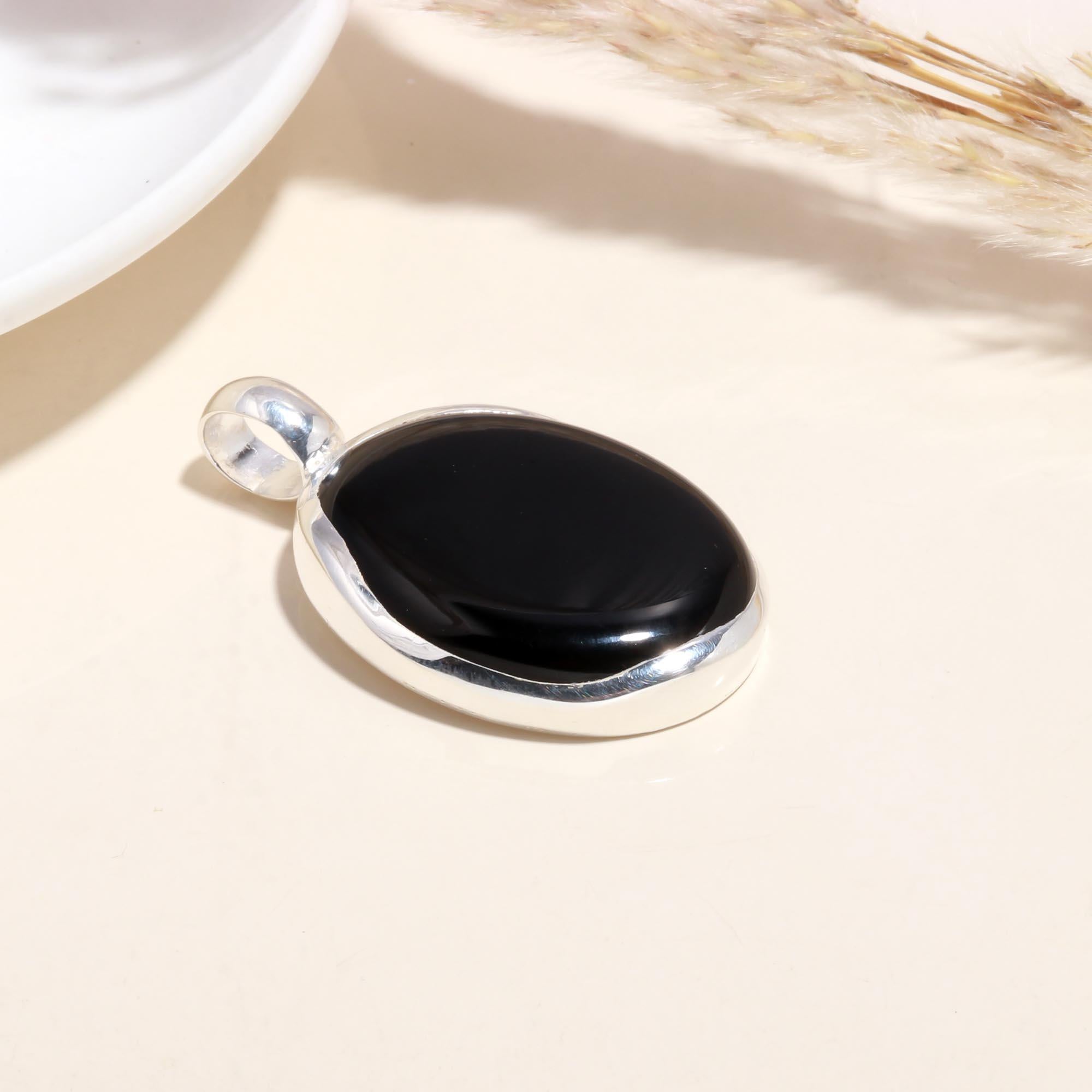 925 Sterling Silver Oval Black Onyx Pendant