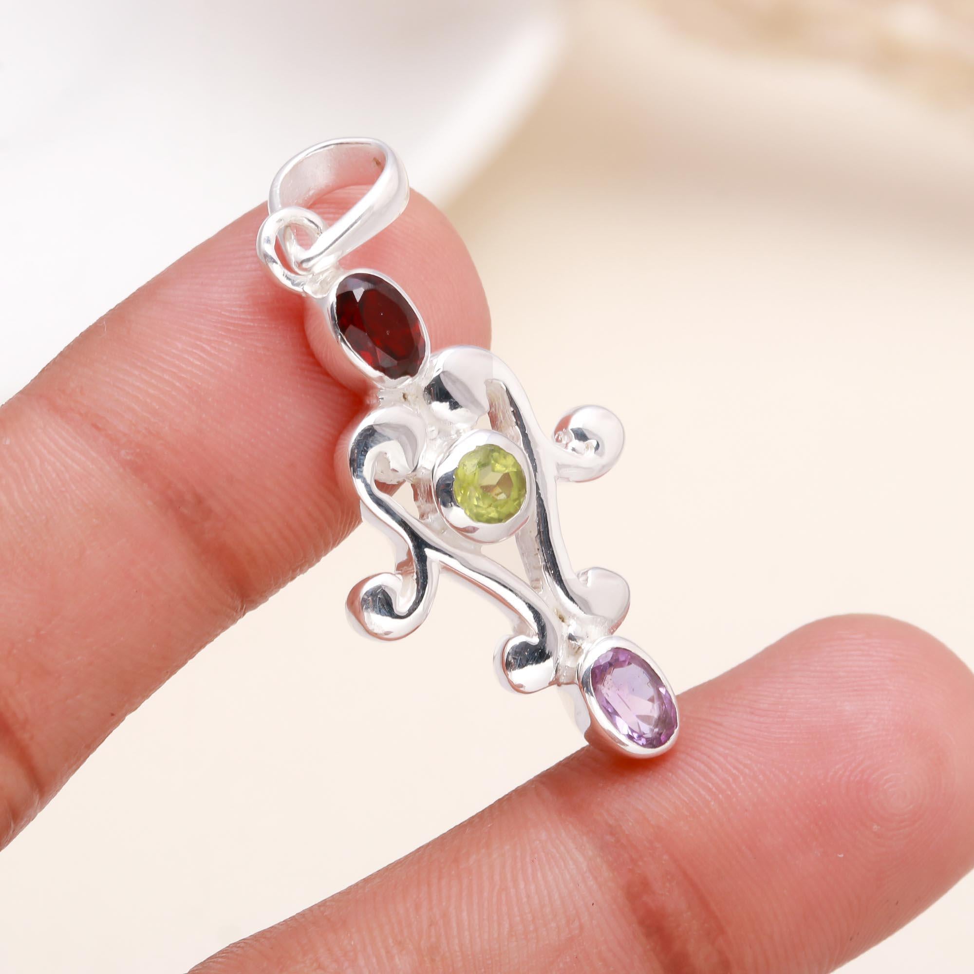 925 Sterling Silver Vintage Garnet, Peridot & Amethyst Pendant