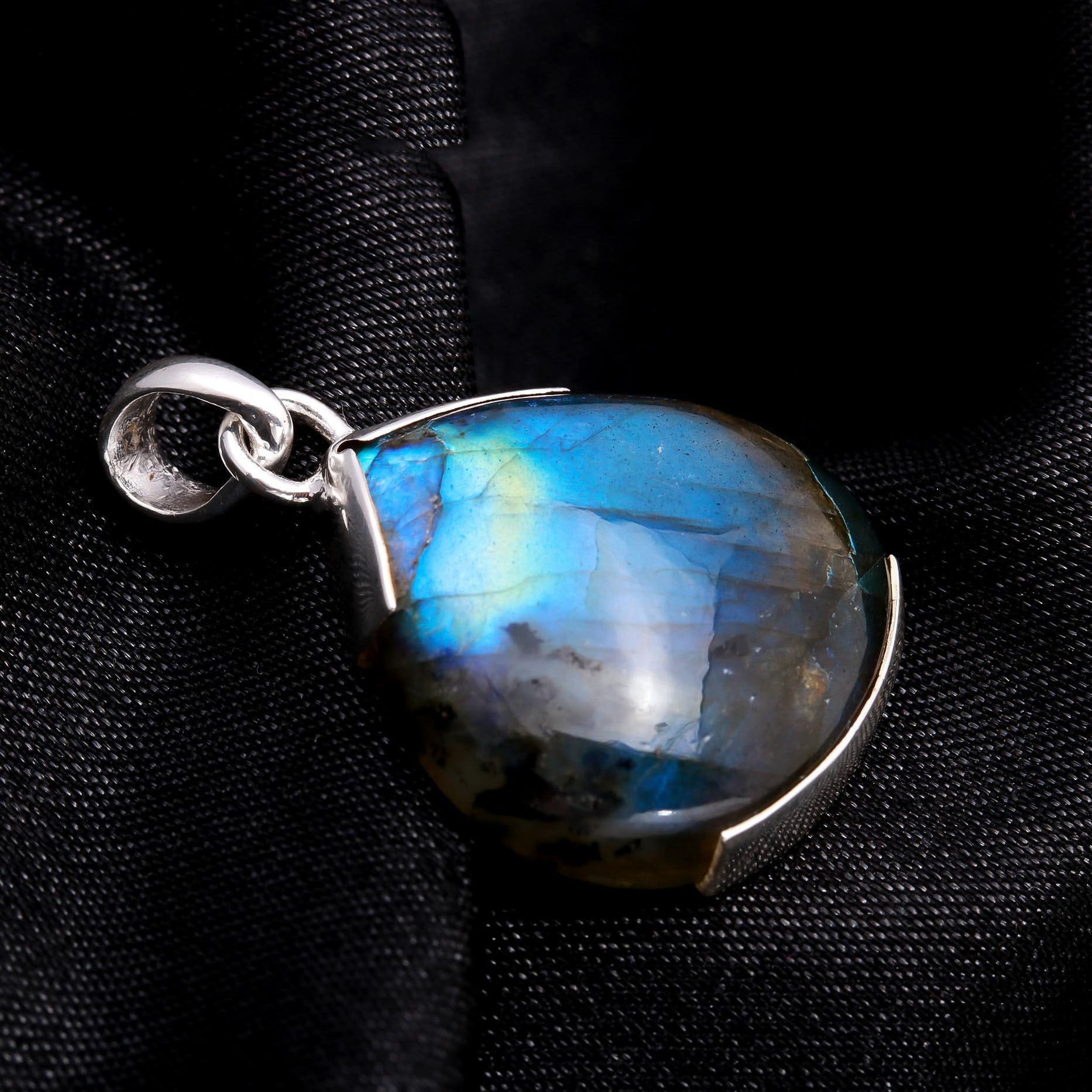 The Aurora Tear: Labradorite Sterling Silver Pendant