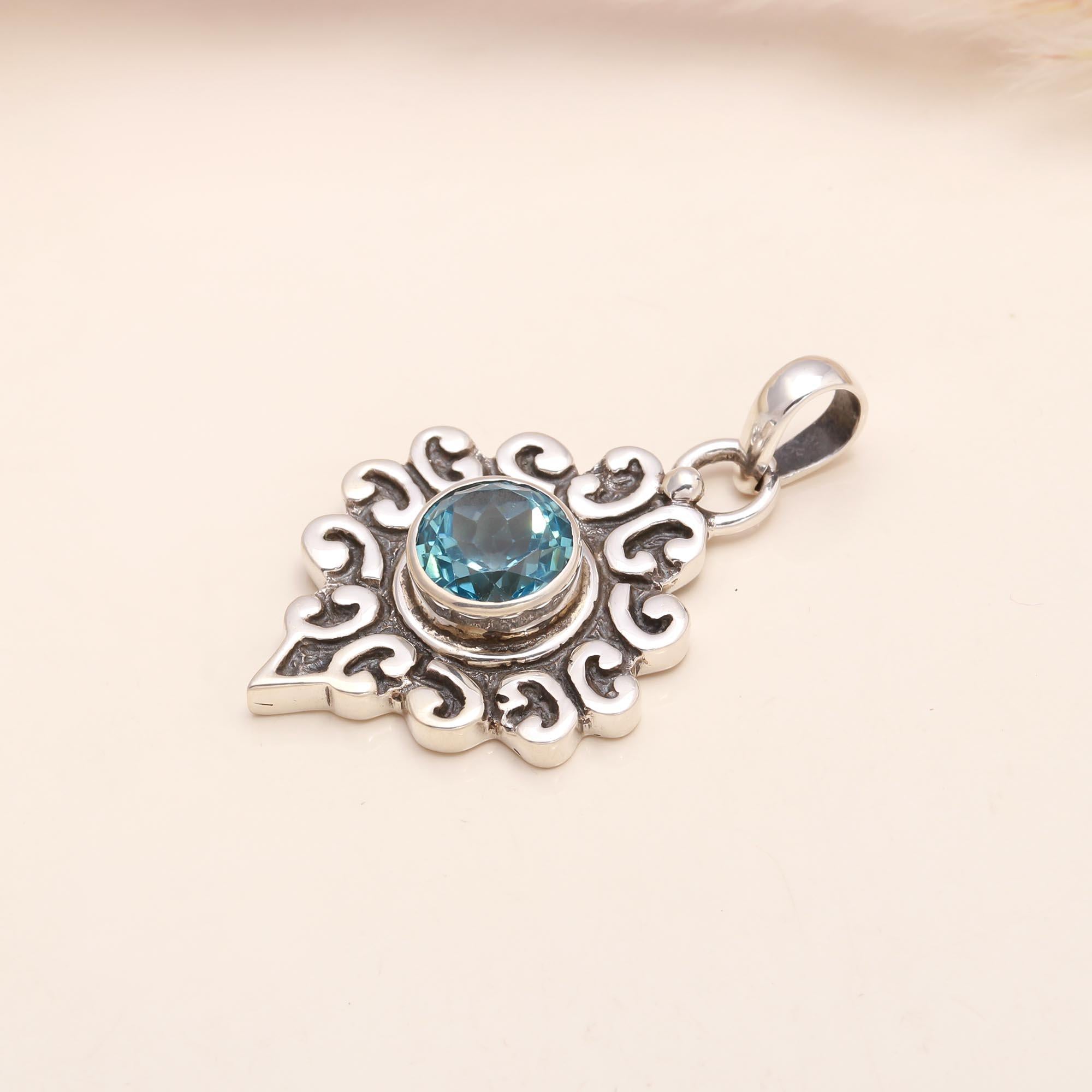 925 Sterling Silver Vintage-Style Blue Topaz Pendant