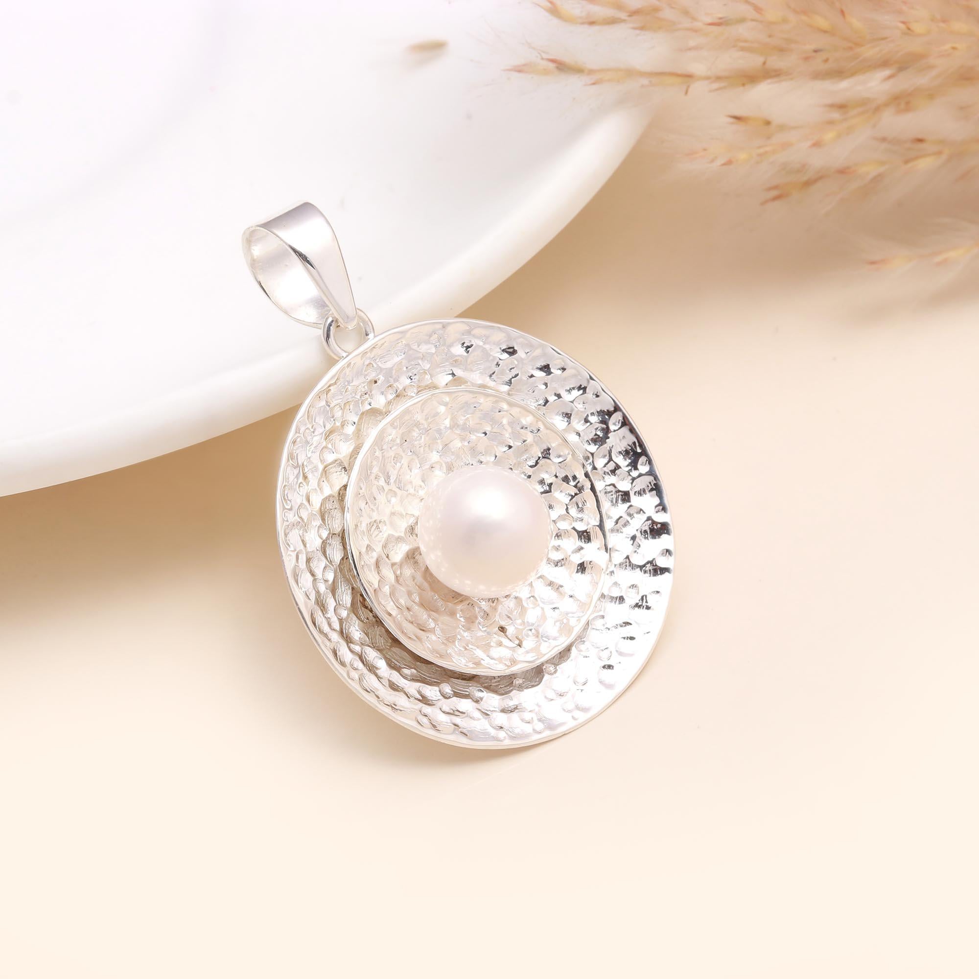 925 Sterling Silver Freshwater Pearl Modern Hammered Pendant