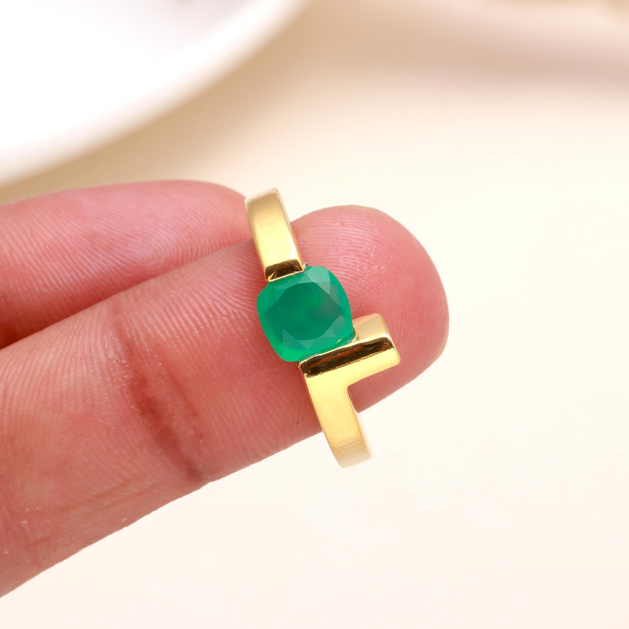 The Modern Emerald: Gold Tension Style Geometric Ring