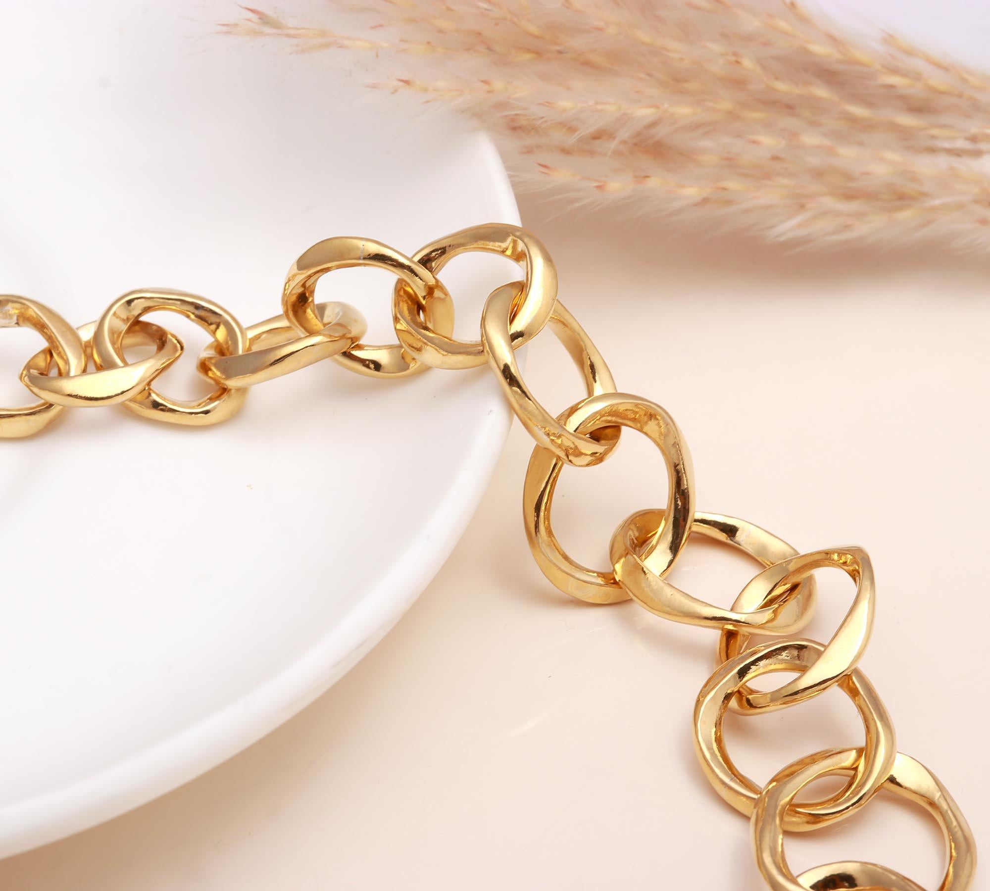 The Golden Loop: Chunky Gold Link Necklace