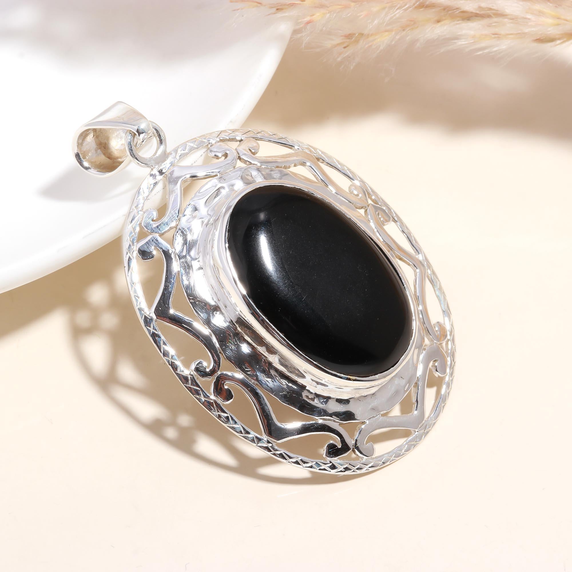 The Lattice Oval: Black Onyx Filigree Silver Pendant
