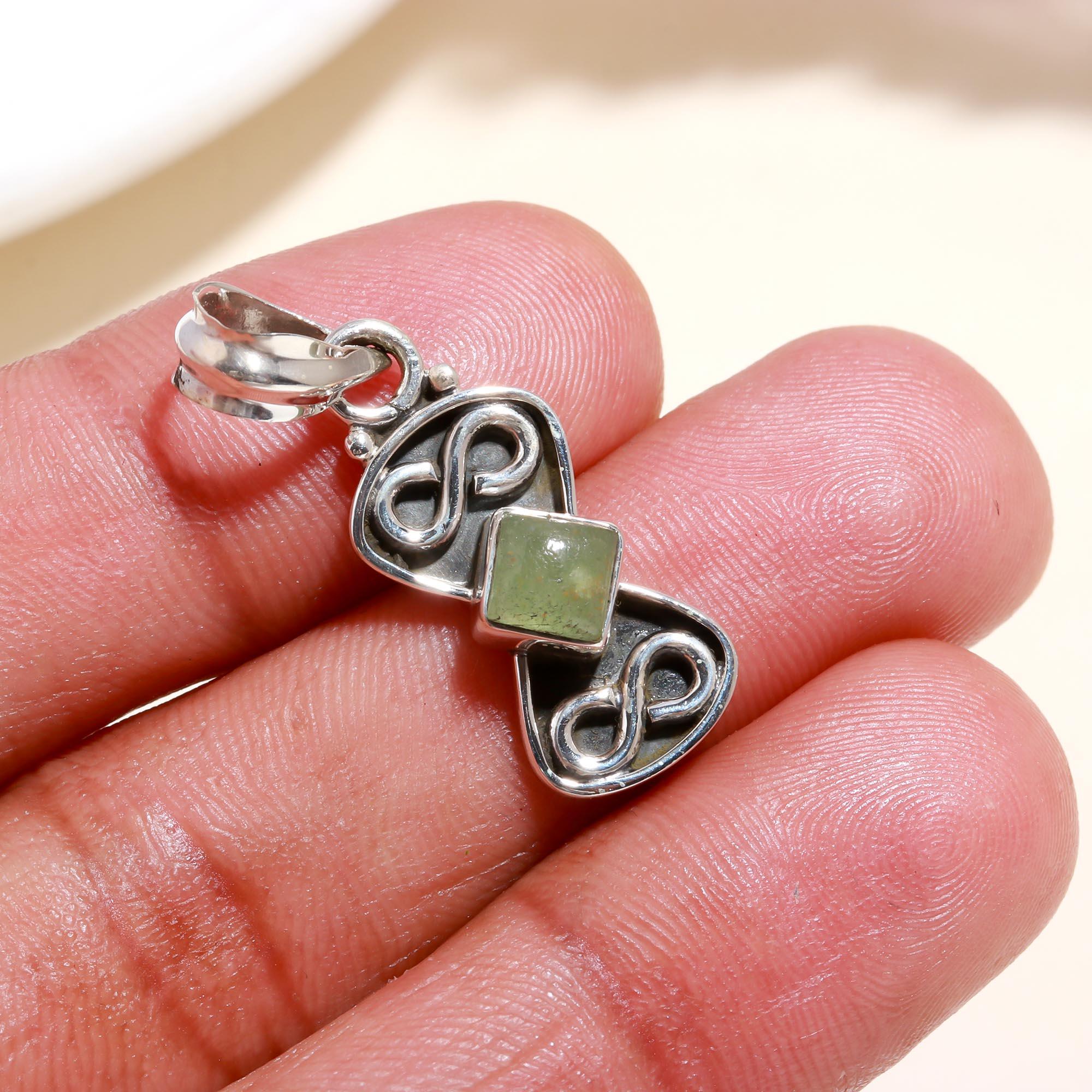 The Verdant Infinity: Aventurine Infinity Pendant