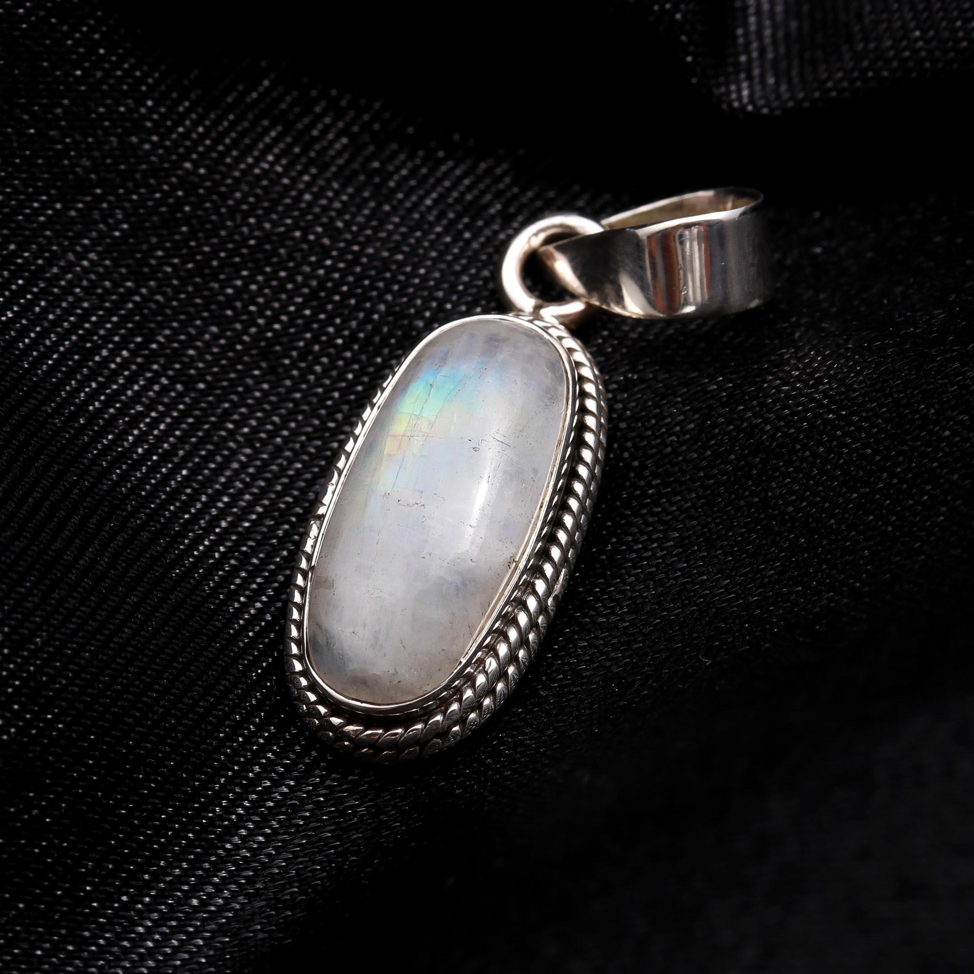 The Moonstone Horizon: Twisted Rope Silver Pendant