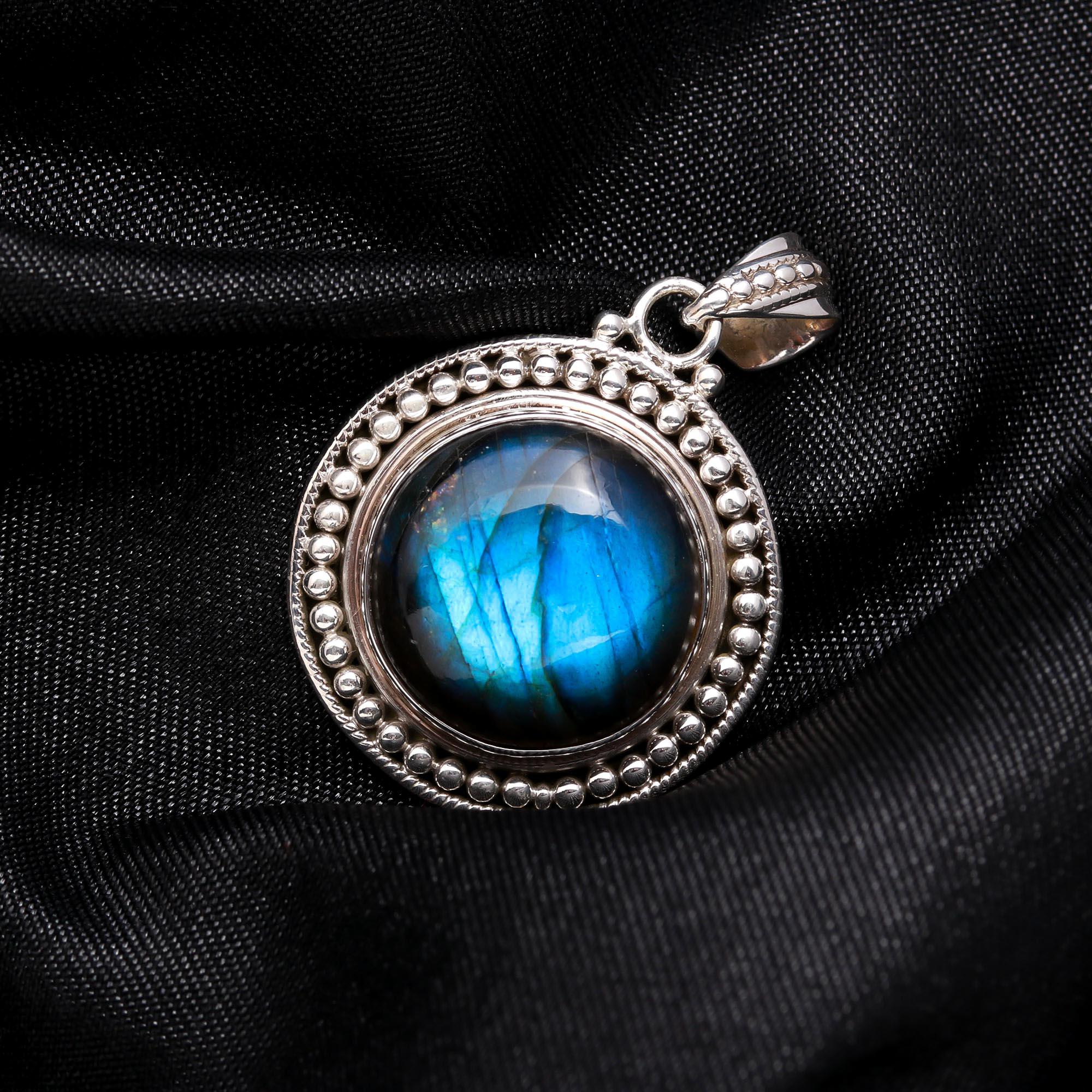 The Artisan Orb: Labradorite Silver Beaded Pendant