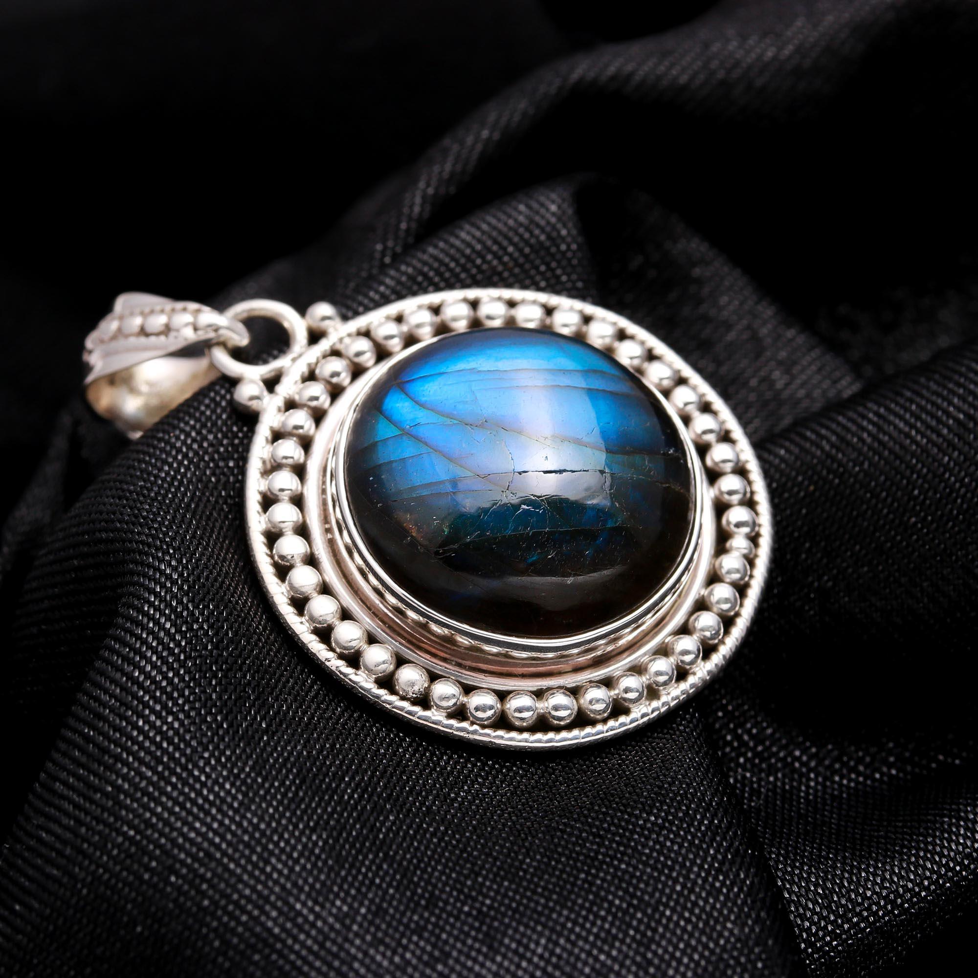 The Artisan Orb: Labradorite Silver Beaded Pendant