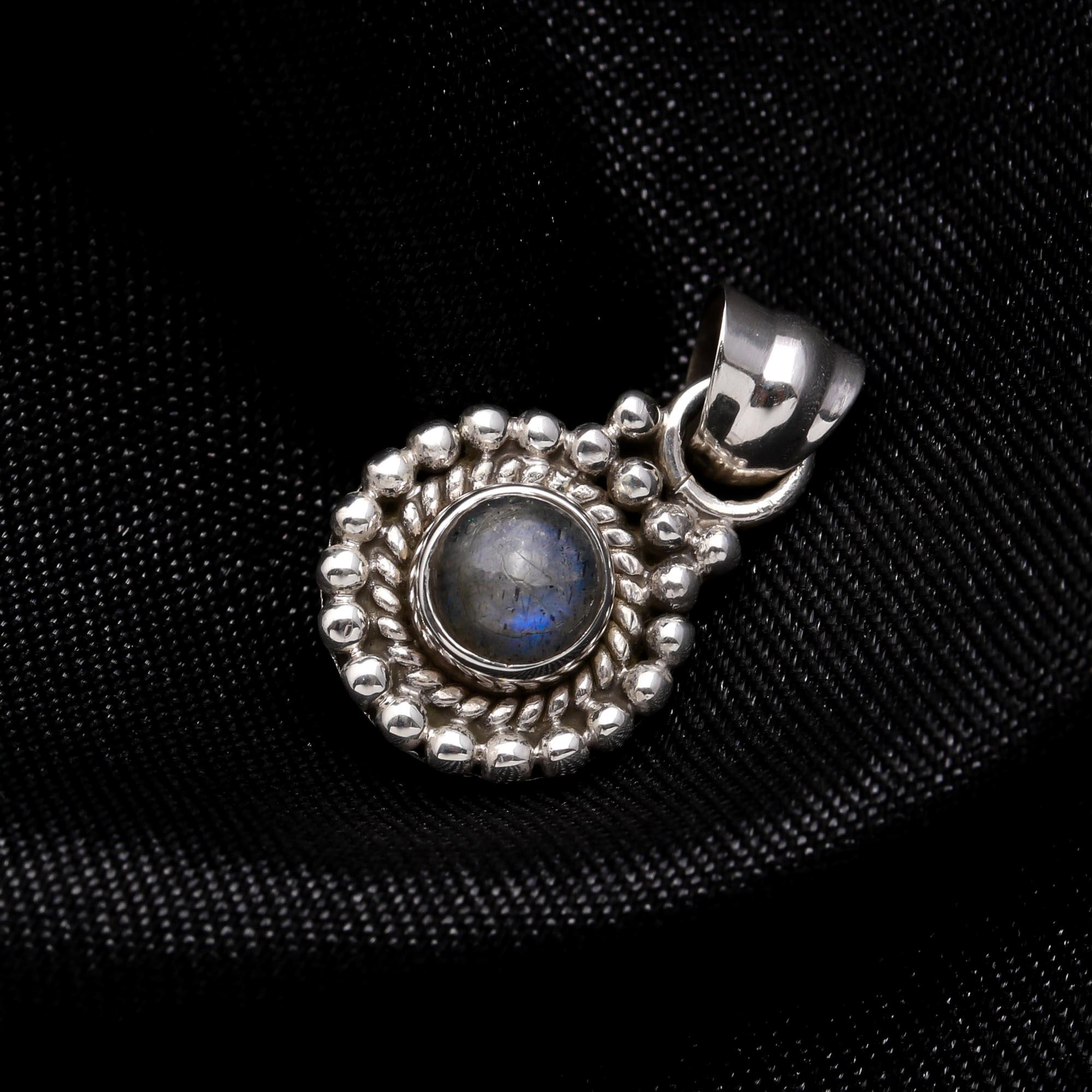 925 Sterling Silver Vintage Labradorite Boho Pendant