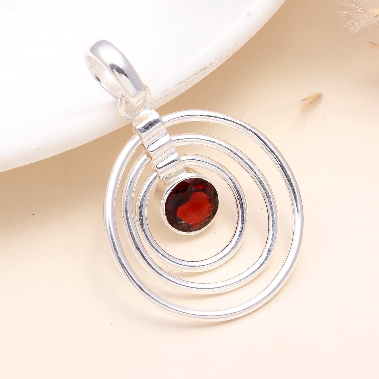 925 Sterling Silver Garnet Circle Pendant
