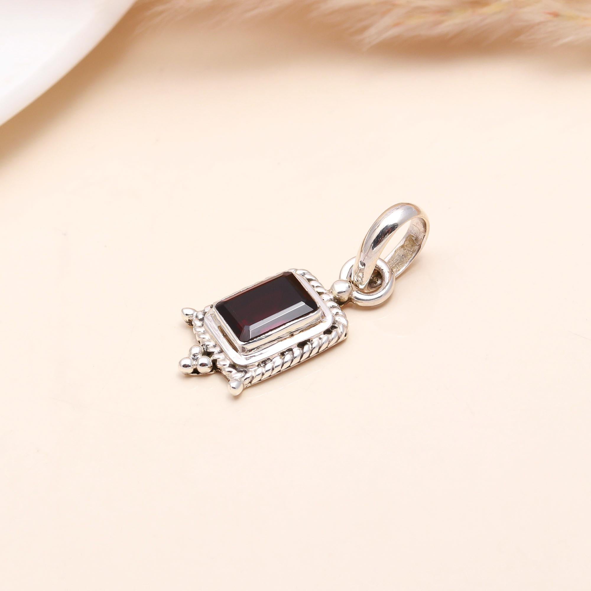 925 Sterling Silver Vintage-Inspired Square Garnet Pendant