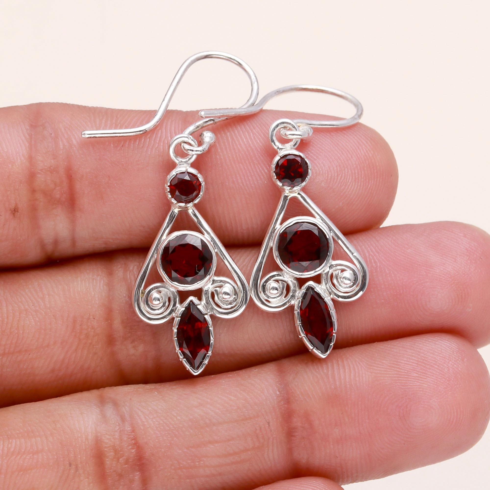 925 Sterling Silver Vintage Handcrafted Garnet Dangle Earrings