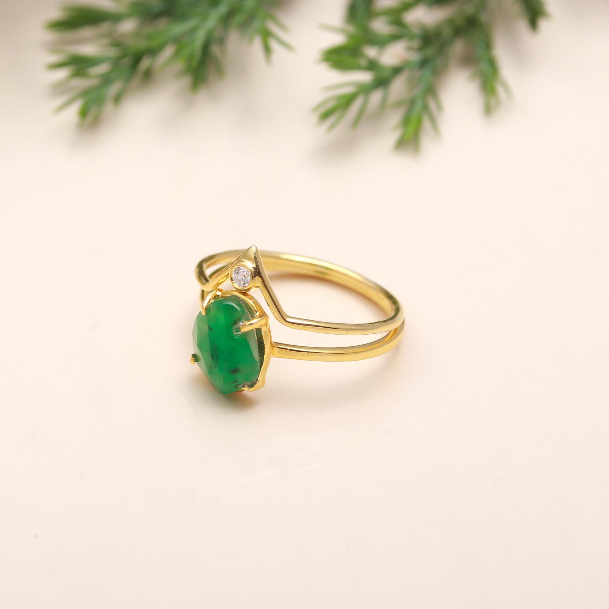 The Verdant Sovereign: Raw Emerald & Zircon Chevron Ring Set