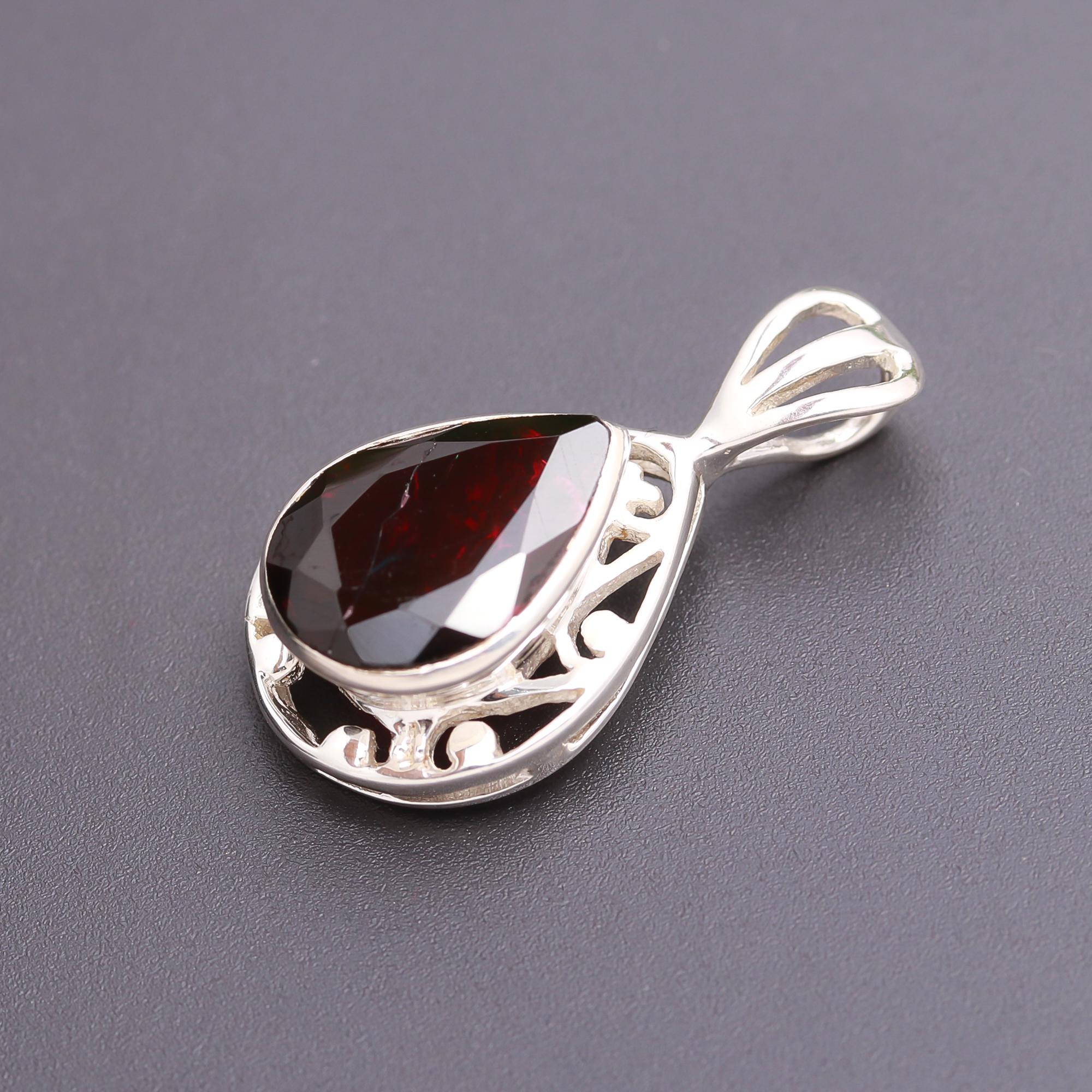 925 Silver Garnet Filigree Pendant