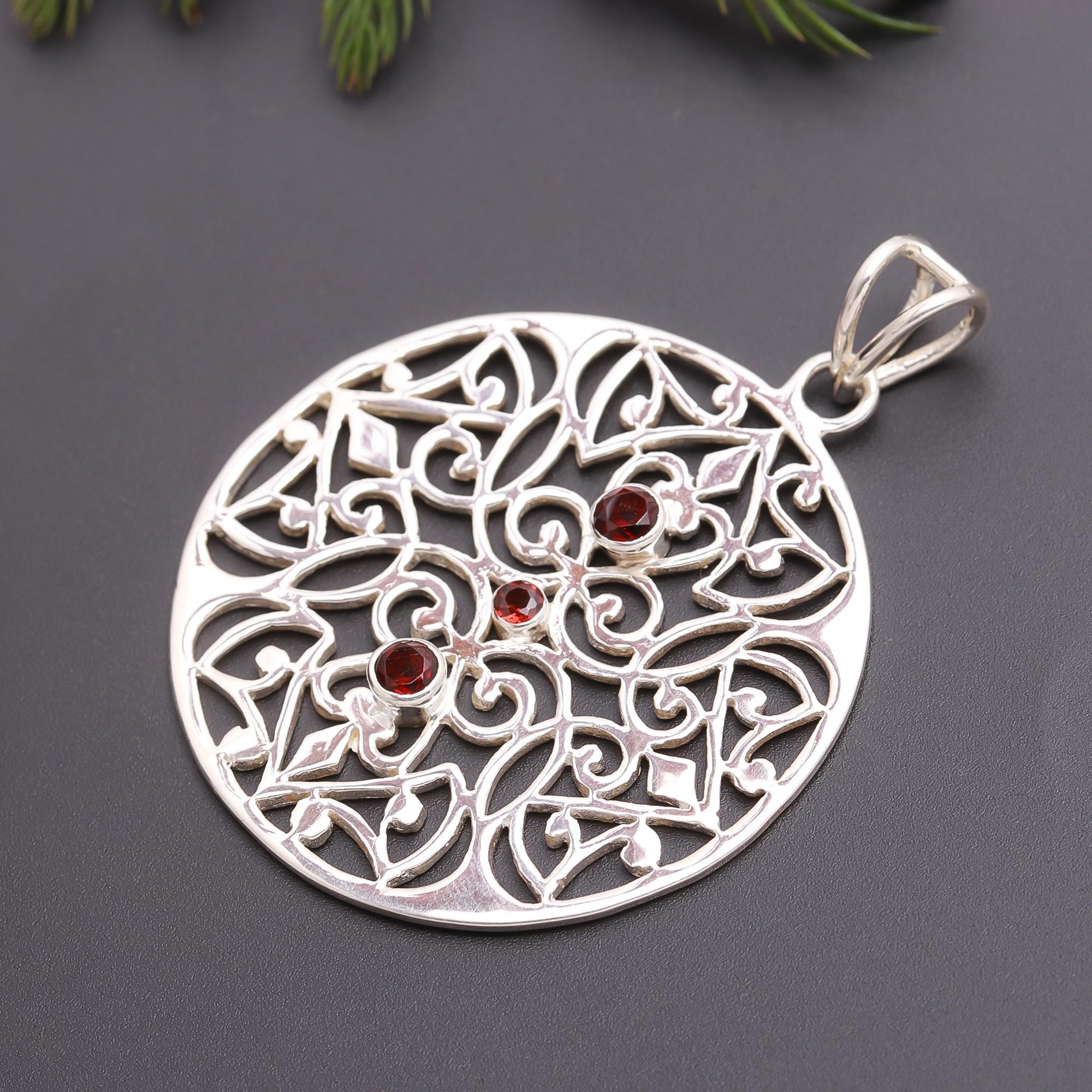 925 Silver Filigree Garnet Round Pendant
