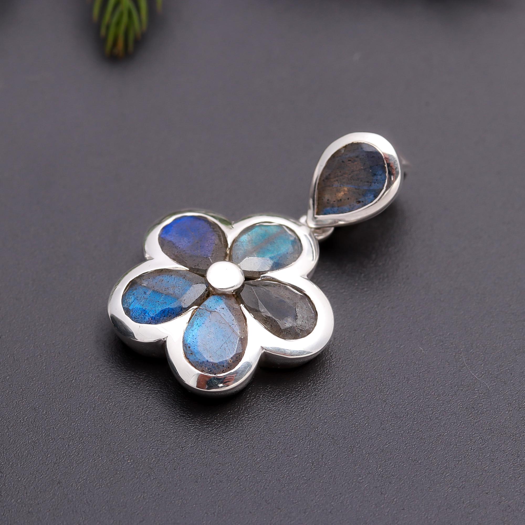 925 Silver Labradorite Flower Pendant
