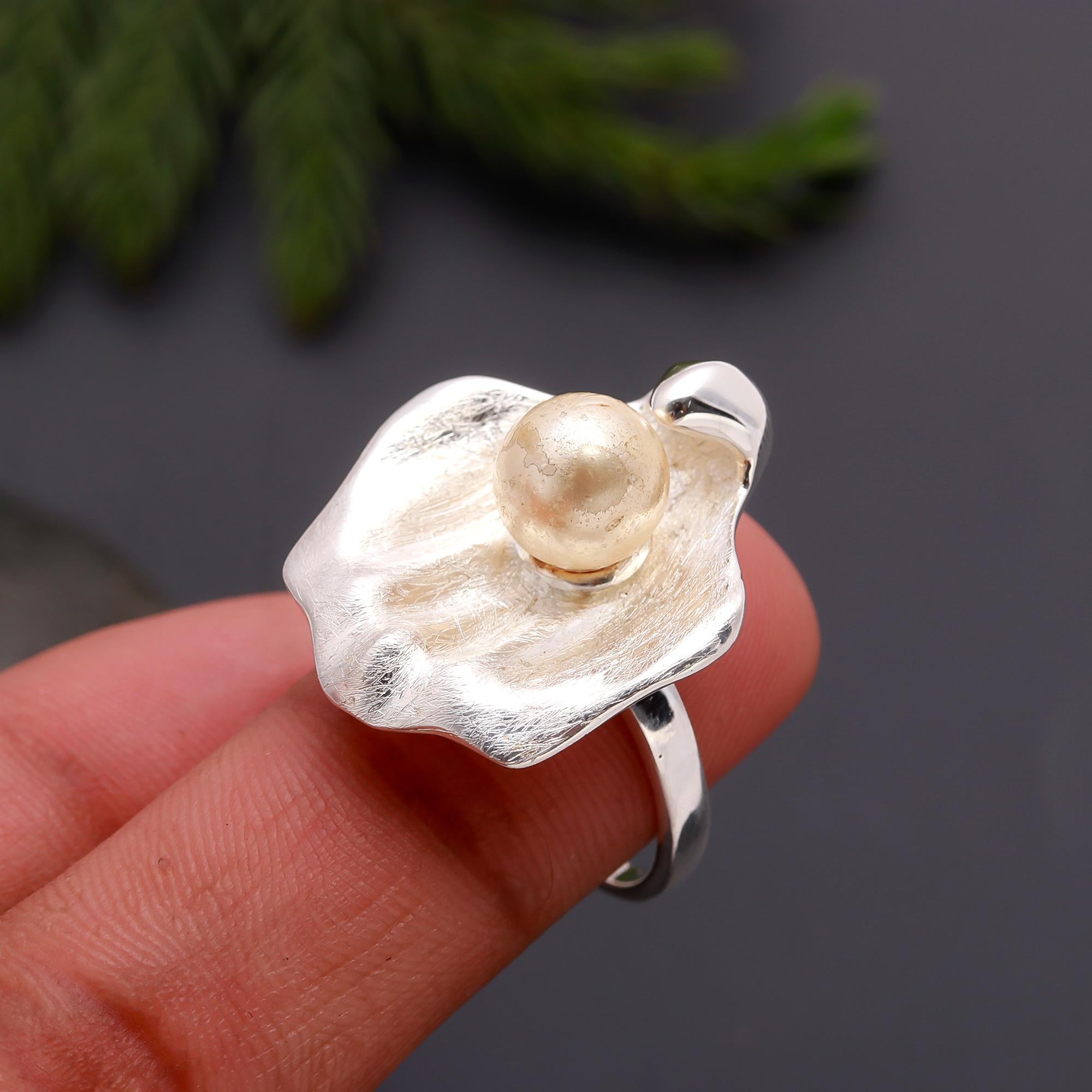 The Calla Lily: Organic Pearl Floral Gift Set