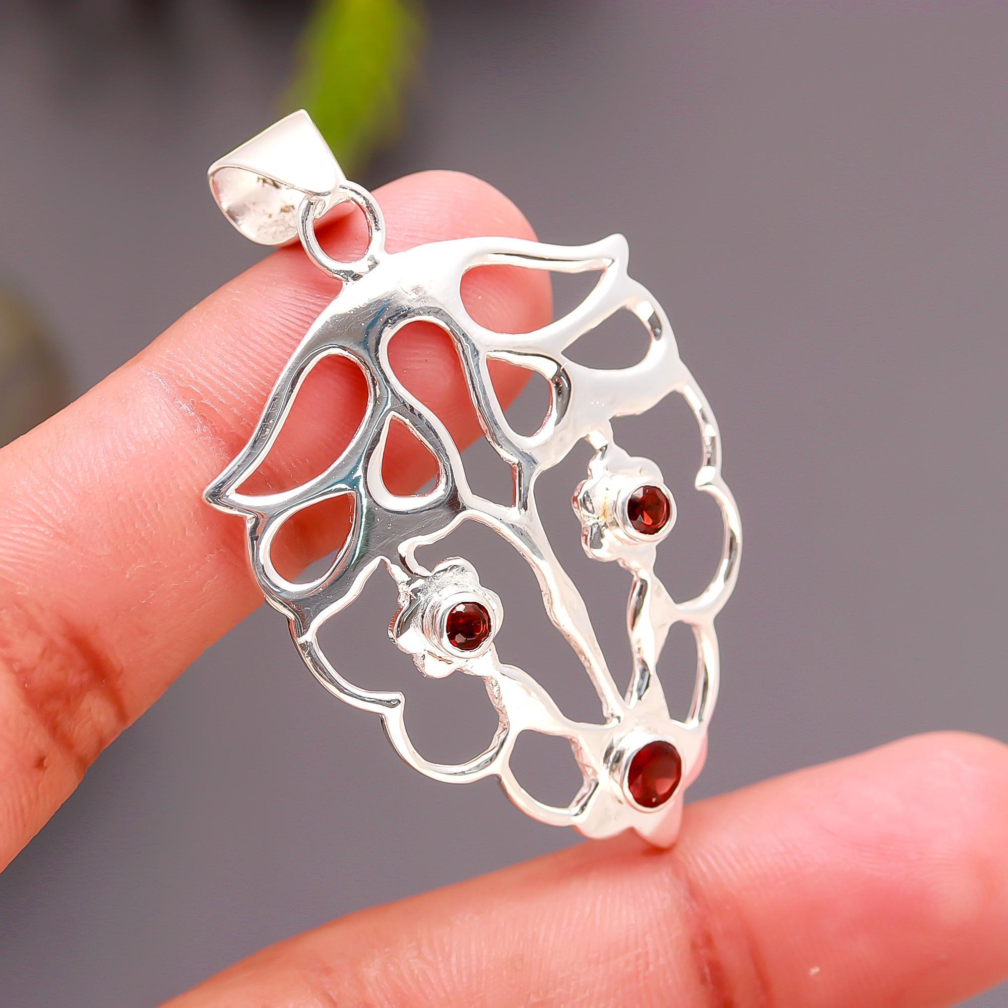 925 Silver Artistic Garnet Floral Cutout Pendant