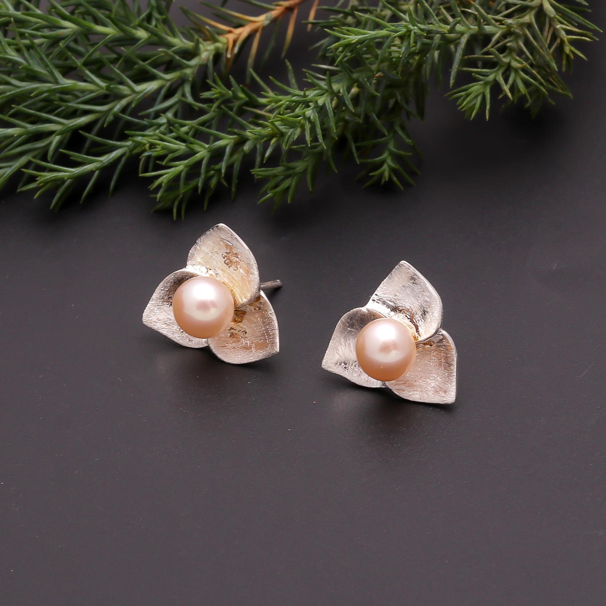 The Trillium Stud: Silver Petal Pearl Studs