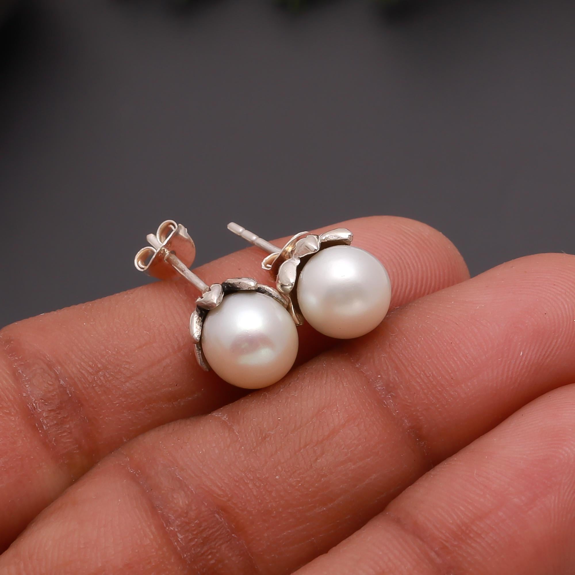 The Pearl Bud: Botanical Pearl Silver Studs