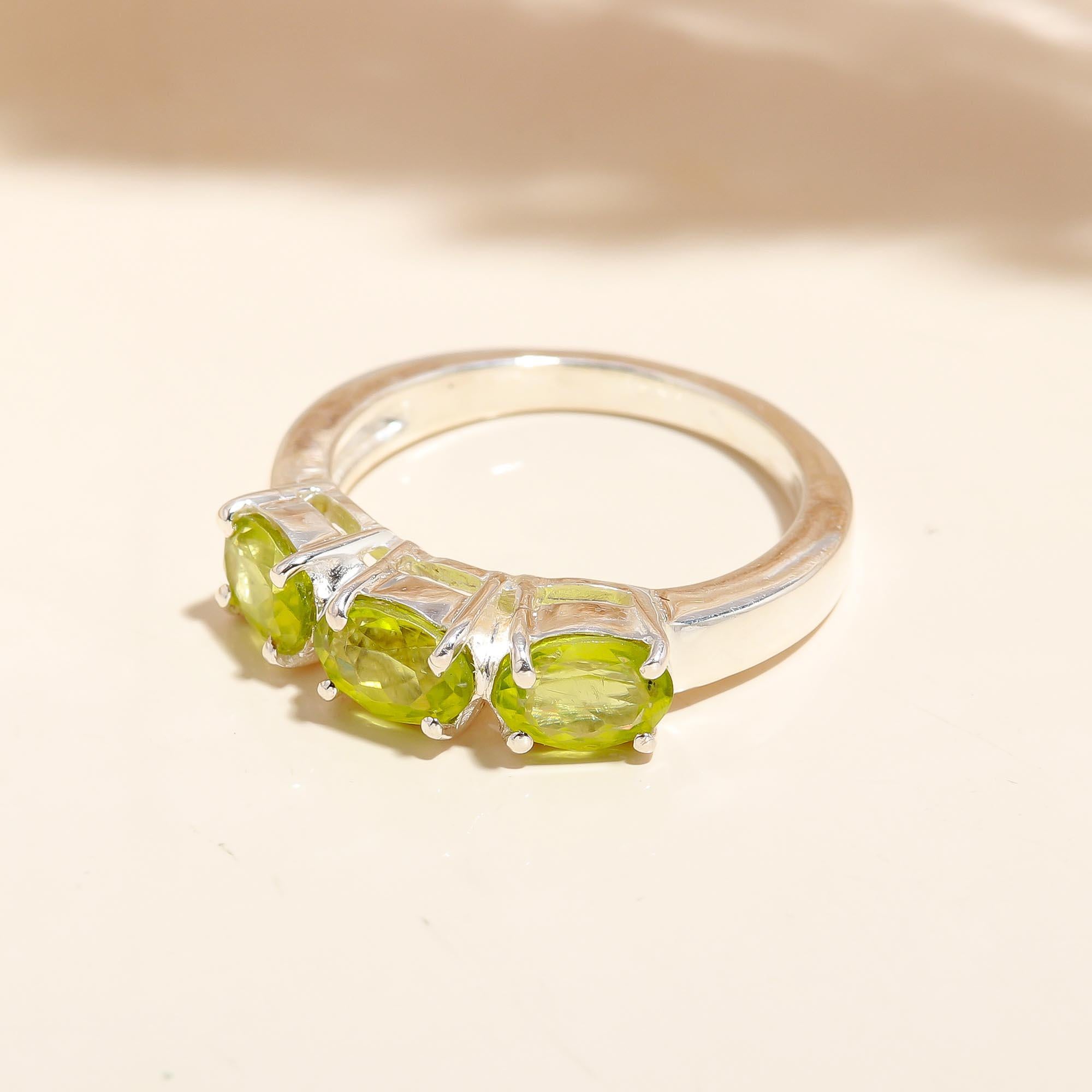 925 Silver Three Faceted Peridot Ring