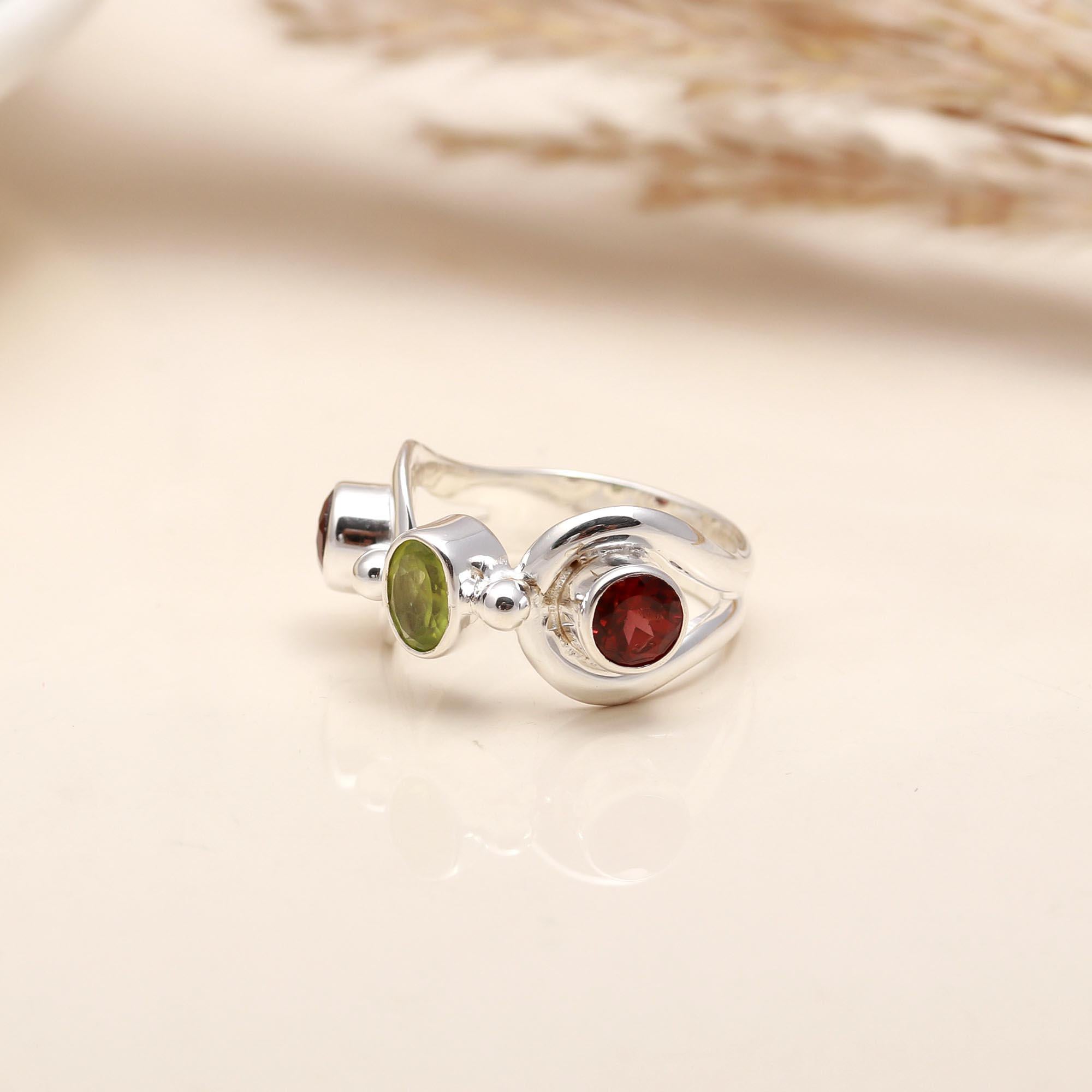 925 Silver Garnet and Peridot Ring