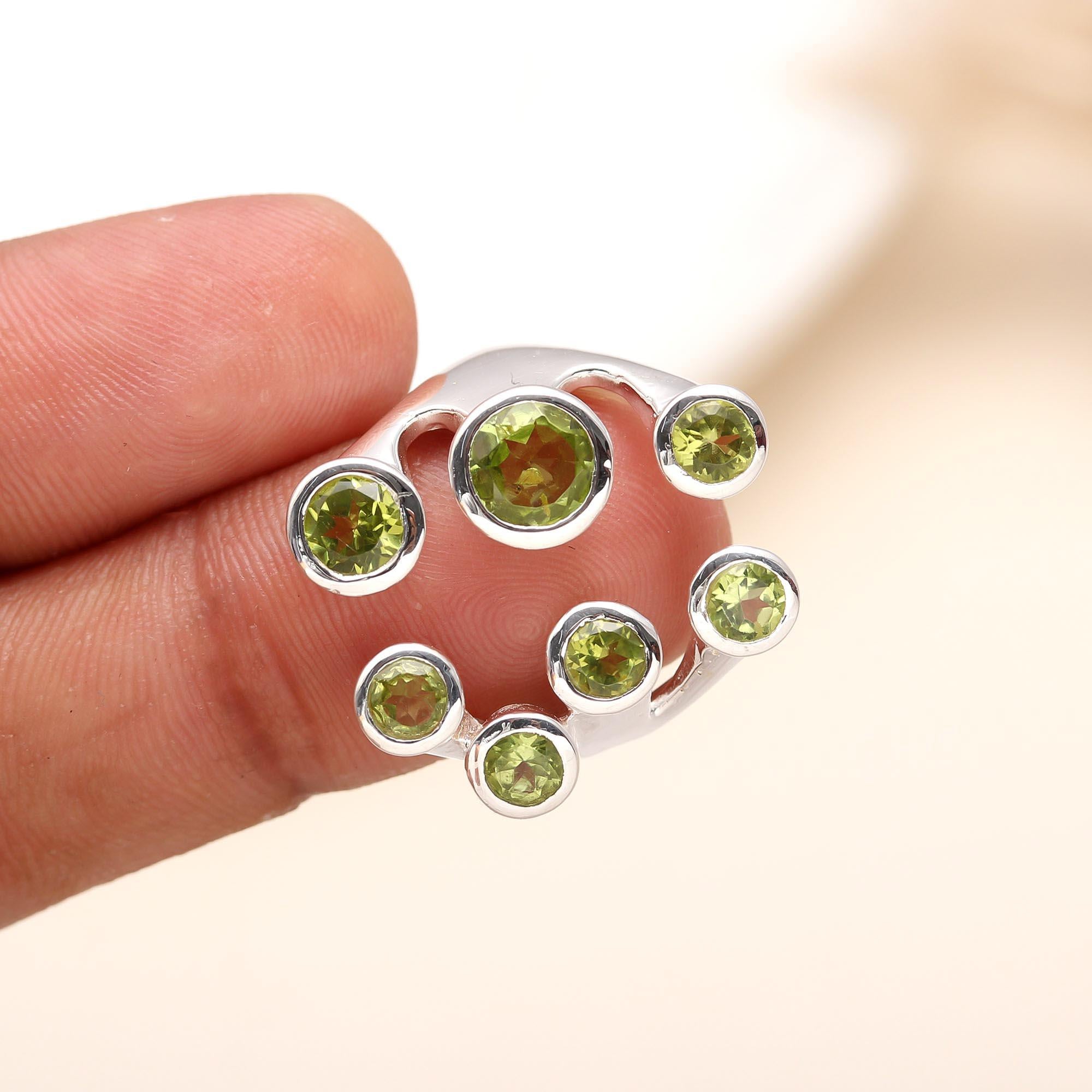 925 Silver Peridot Cluster Ring