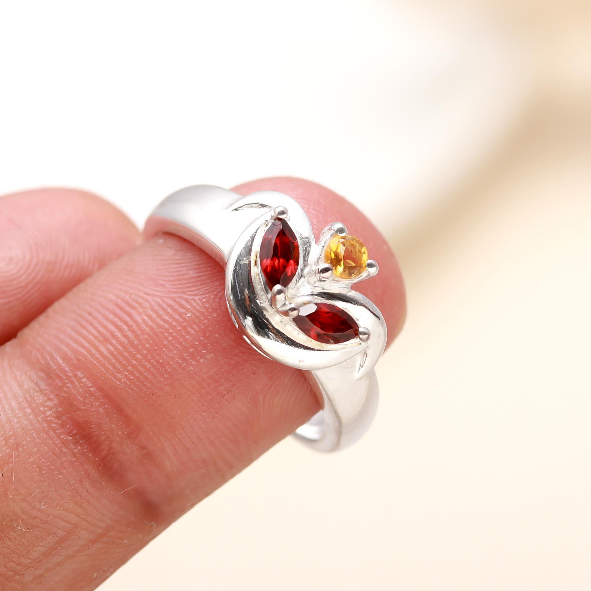 Elegant 925 sterling silver ring with garnet for everyday wear.