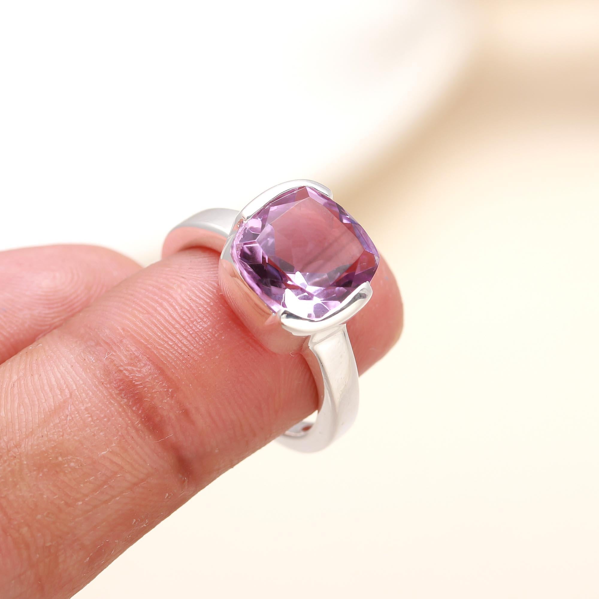 Handcrafted solitaire ring with cushion-cut amethyst