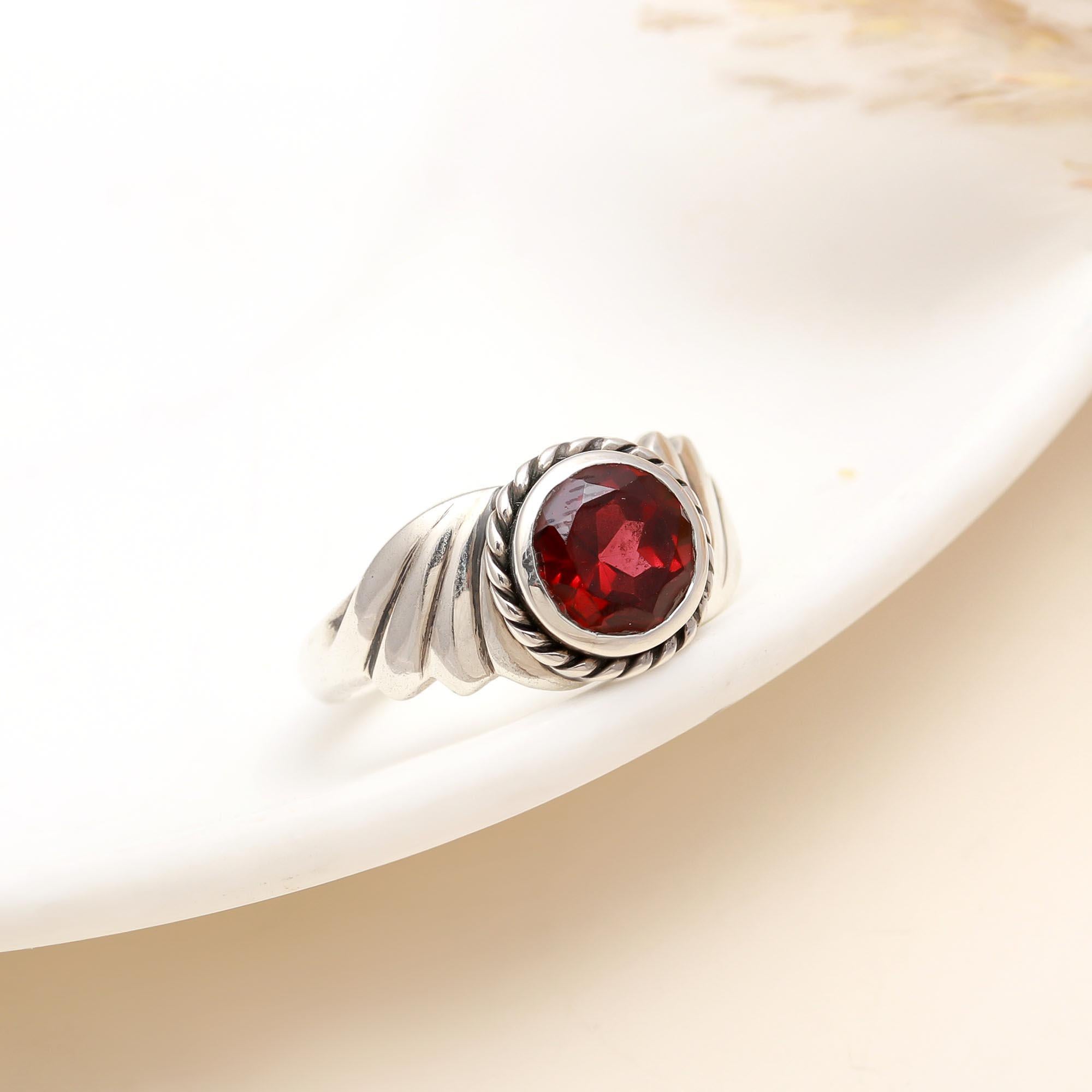 925 Silver Rope Design Ring with Round Garnet front view