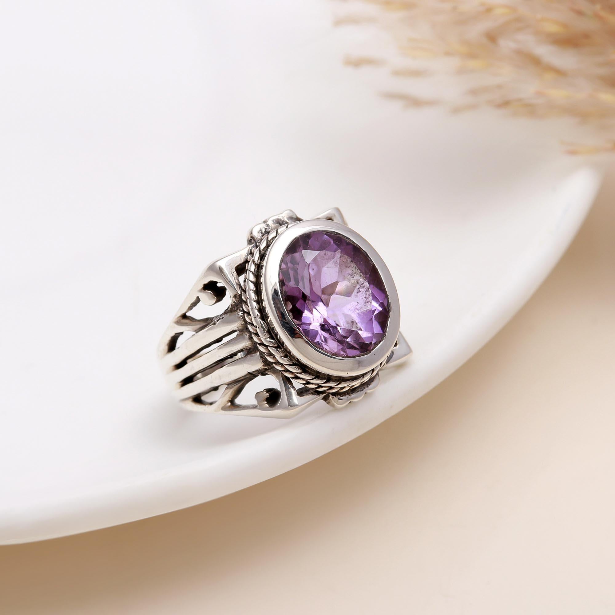 925 Silver Oval Amethyst Ring with Vintage Filigree Design front view