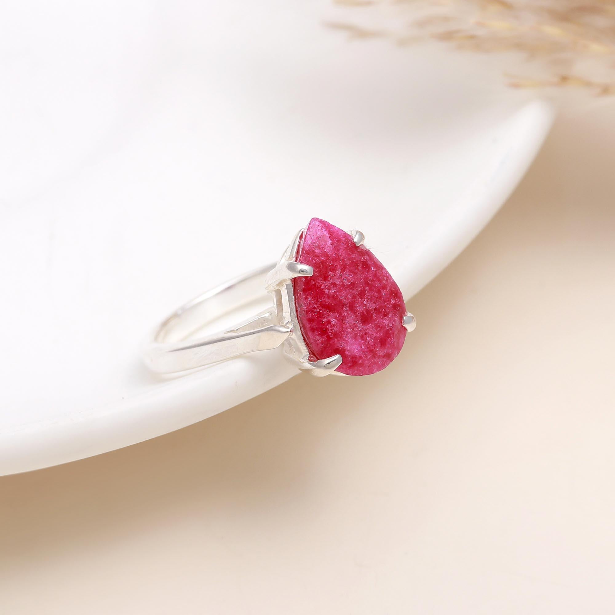 925 Silver Pear-Shaped Pink Druzy Ring front view