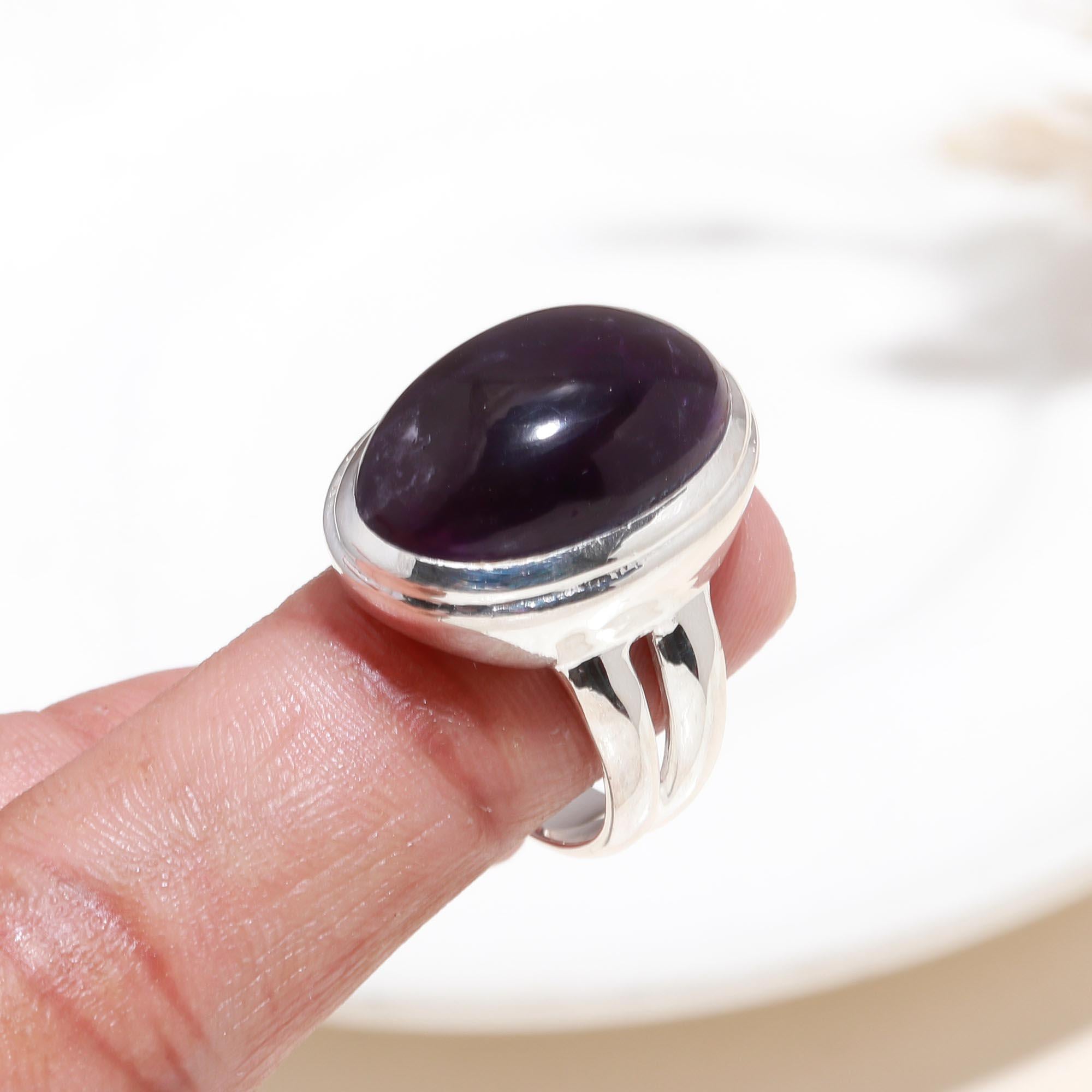 The Royal Oval: Amethyst Cabochon Split Shank Silver Ring