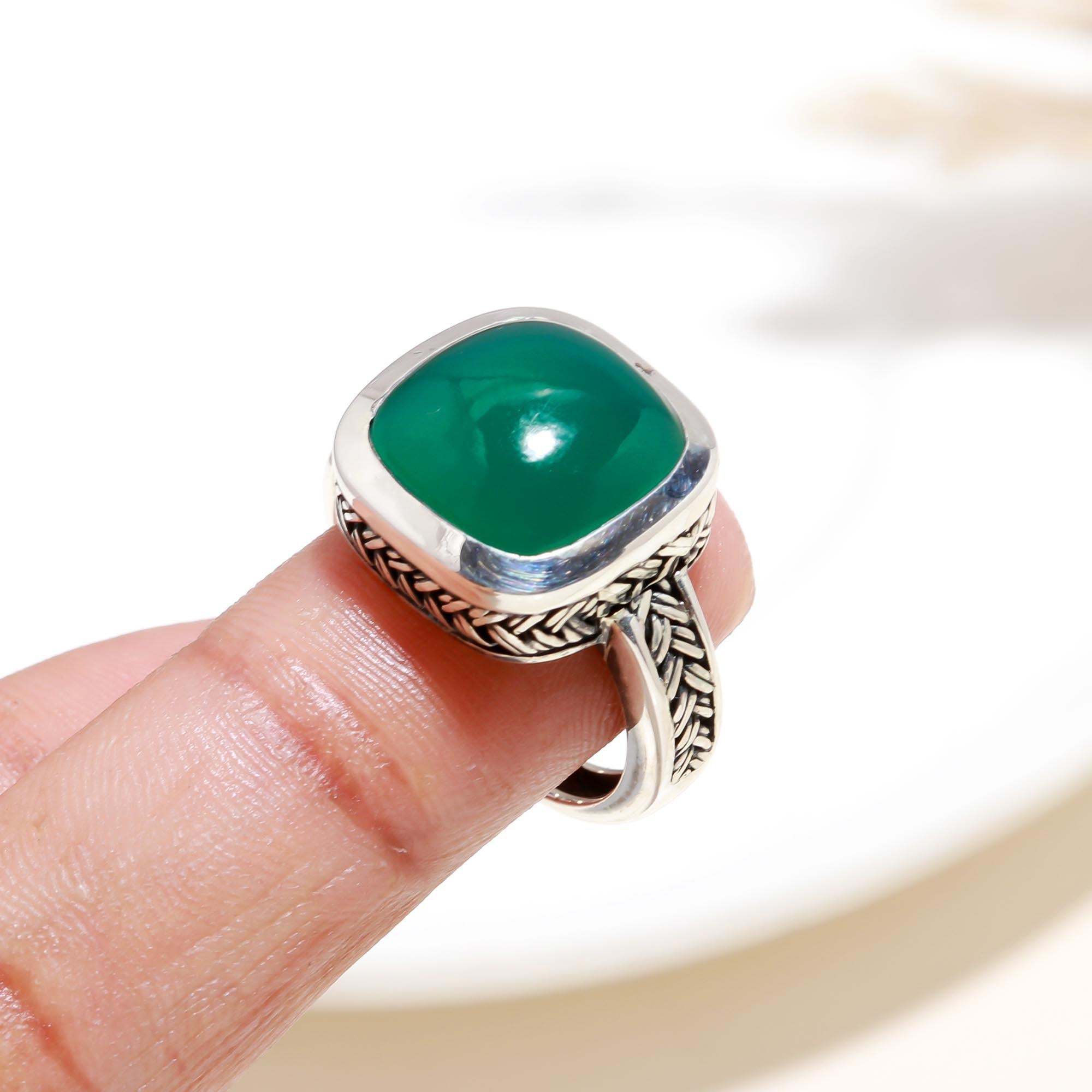 The Verdant Weave: Green Onyx Woven Silver Ring