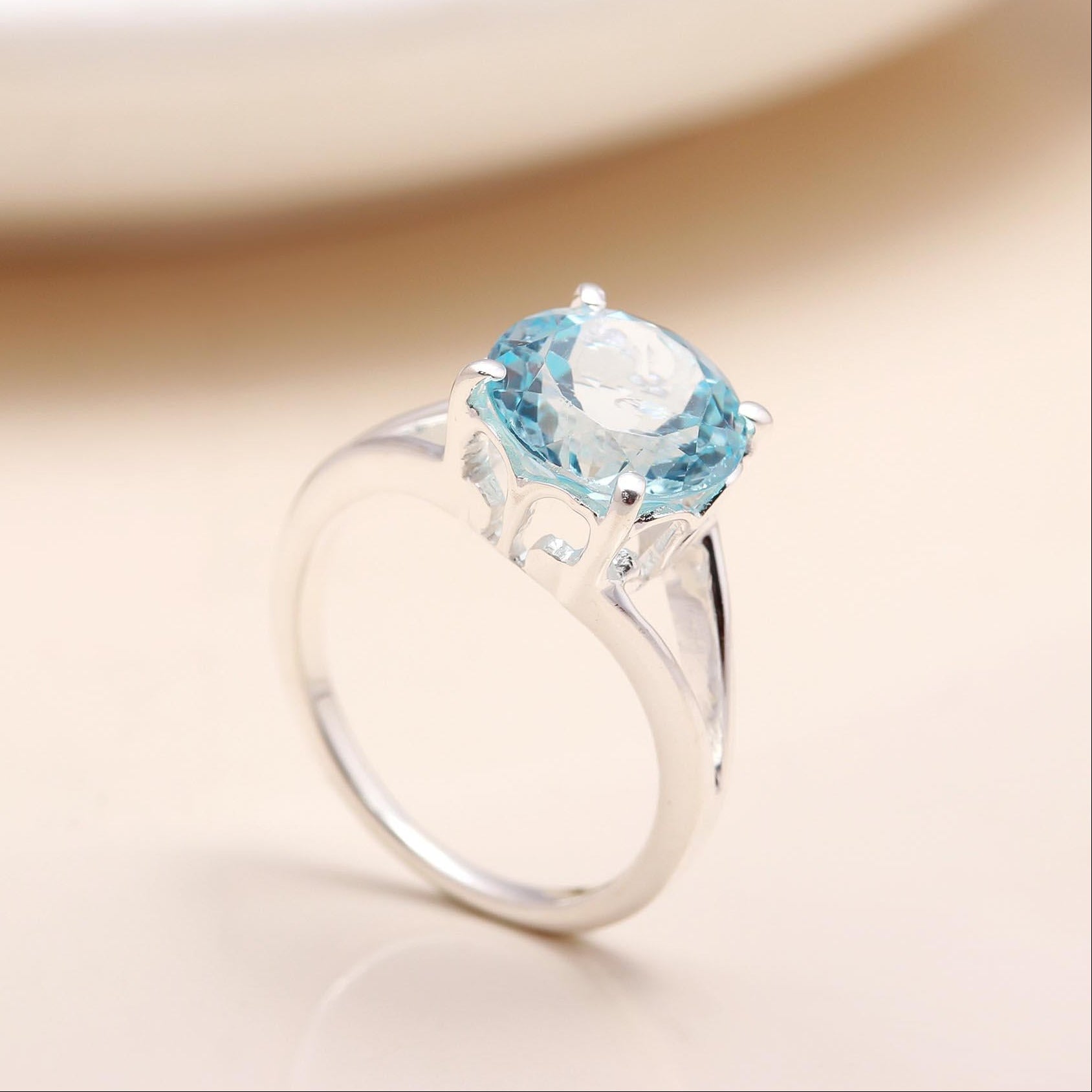 The Azure Crown: Vintage Style Scroll Ring