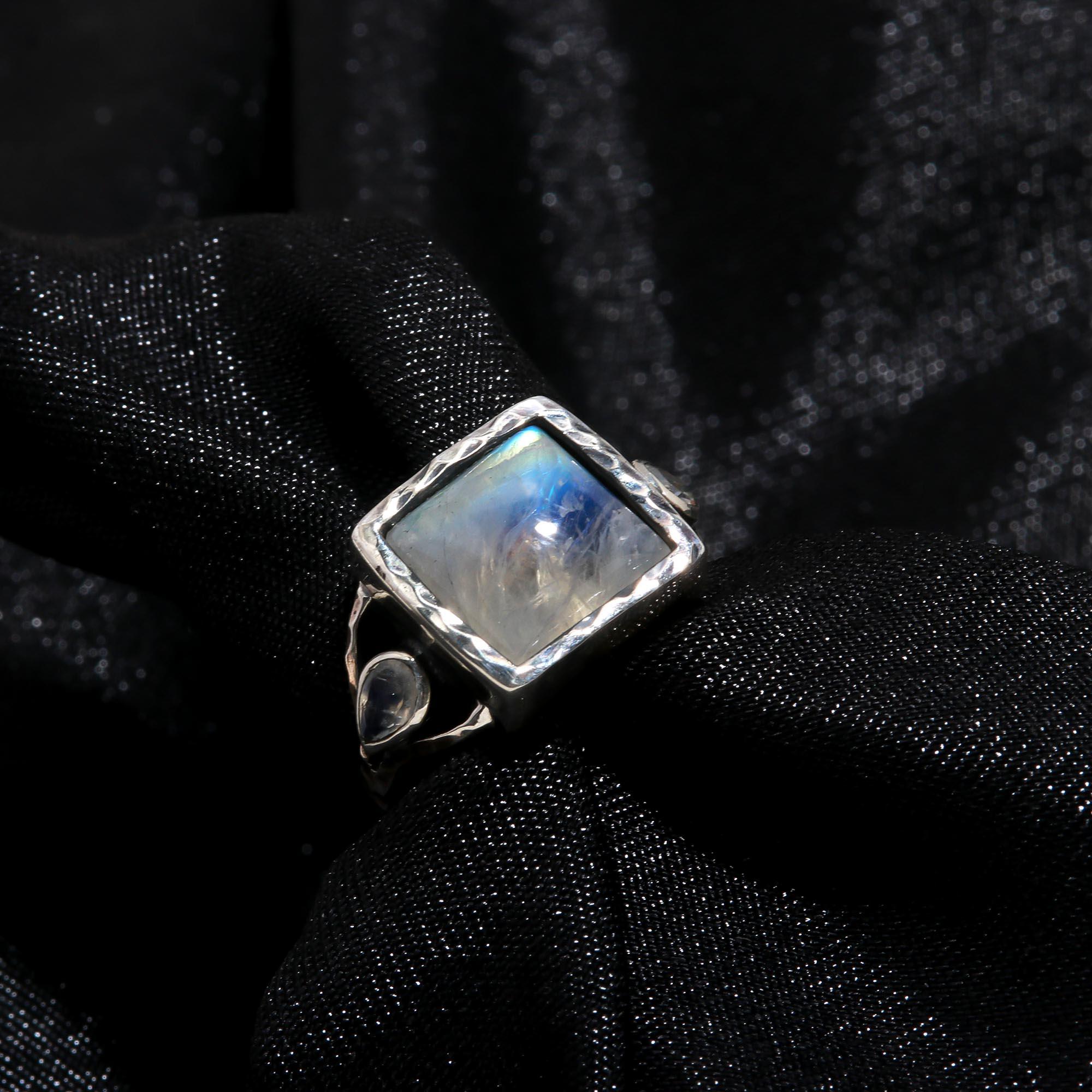 The Mystic Square: Vintage Style Geometric Ring