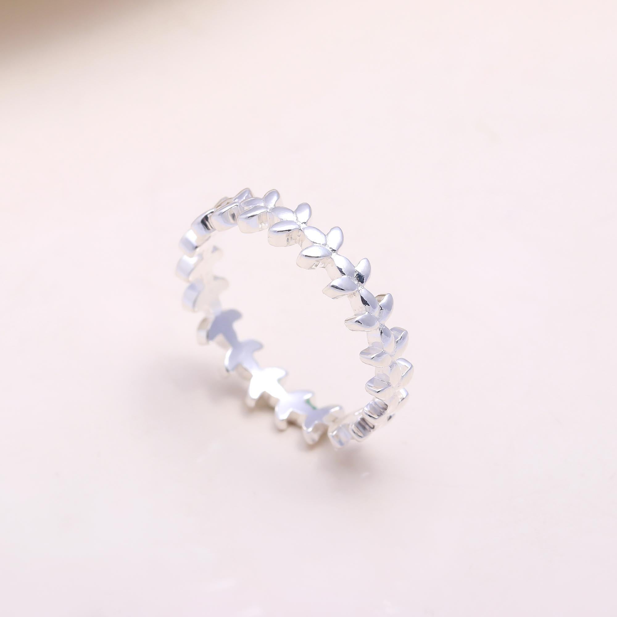 The Nature's Crown: Silver Leaf Eternity Ring