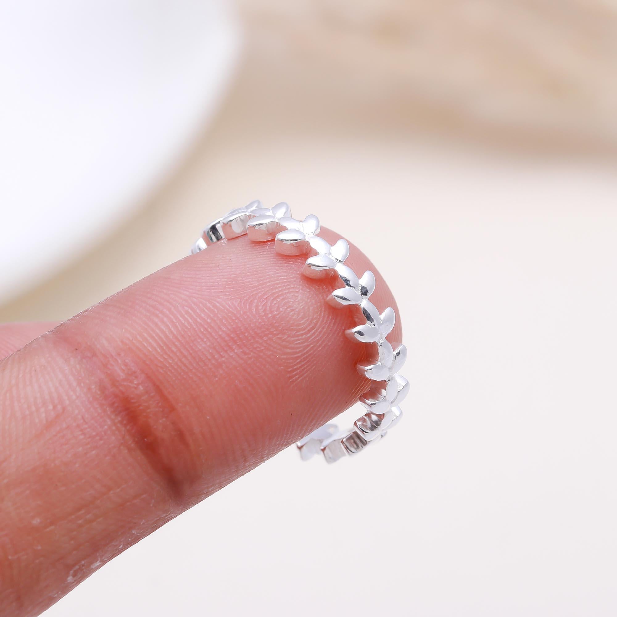 The Nature's Crown: Silver Leaf Eternity Ring