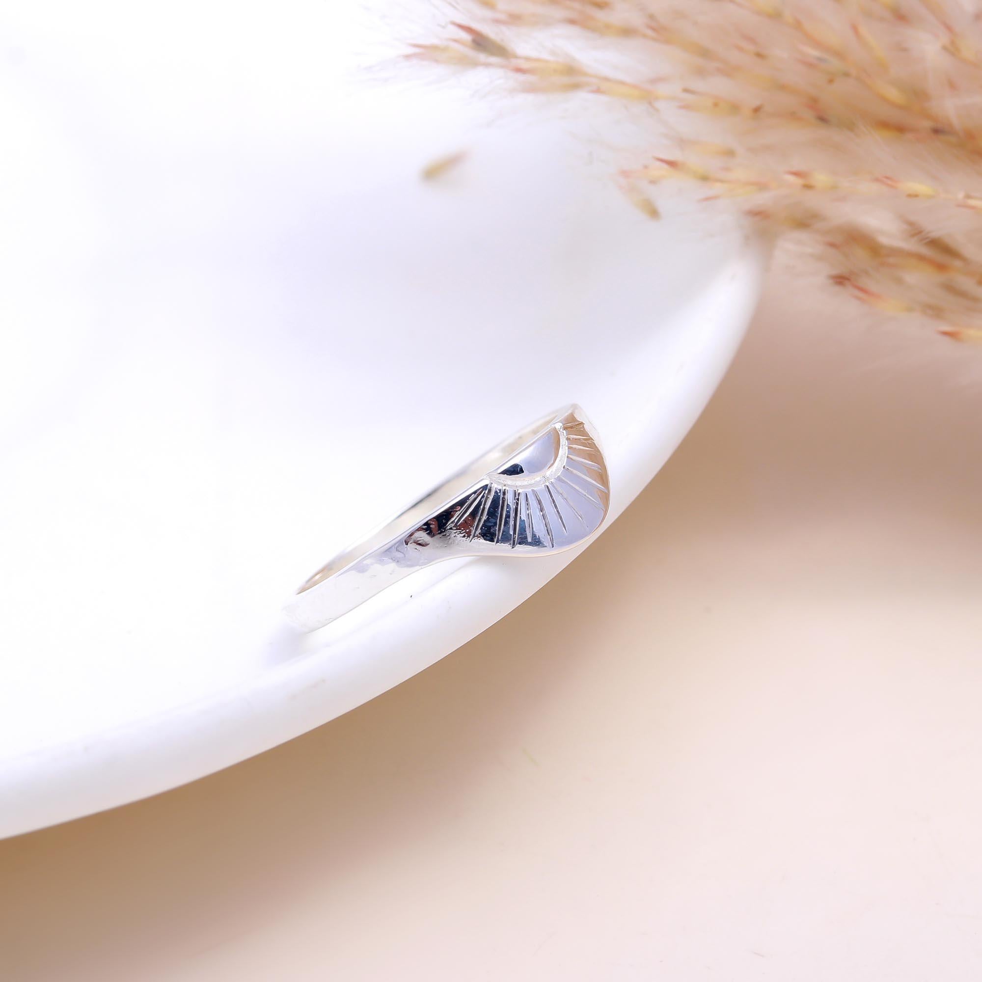 The Horizon Signet: Silver Sunburst Engraved Ring