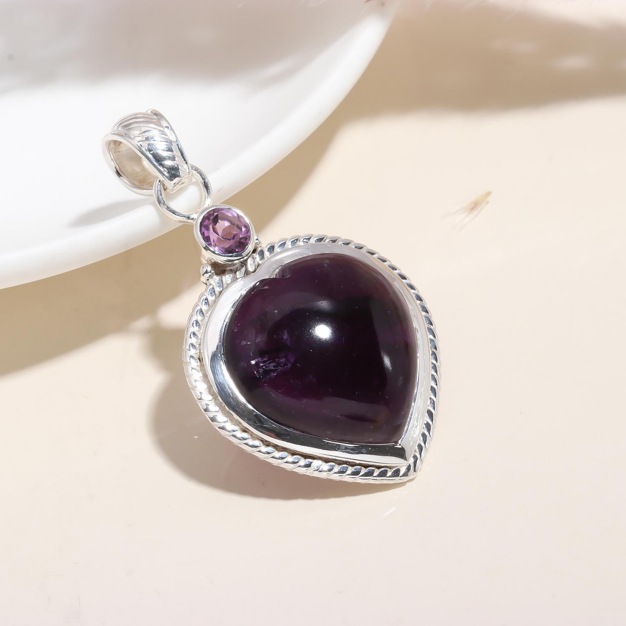 The Royal Amethyst Heart: Rope Border Silver Pendant