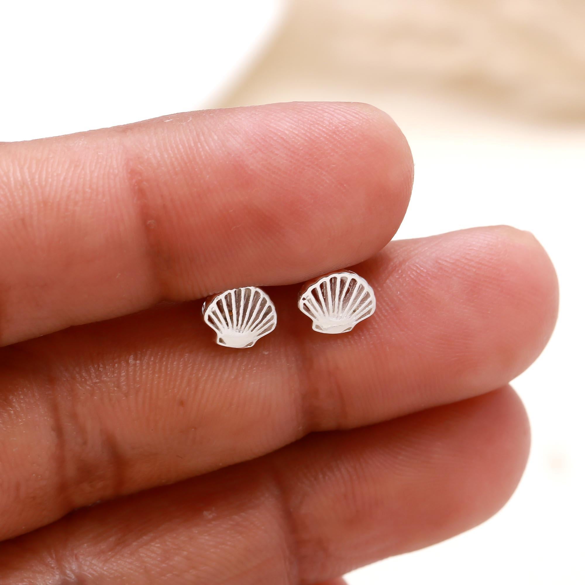 925 Sterling Silver Seashell Stud Earrings