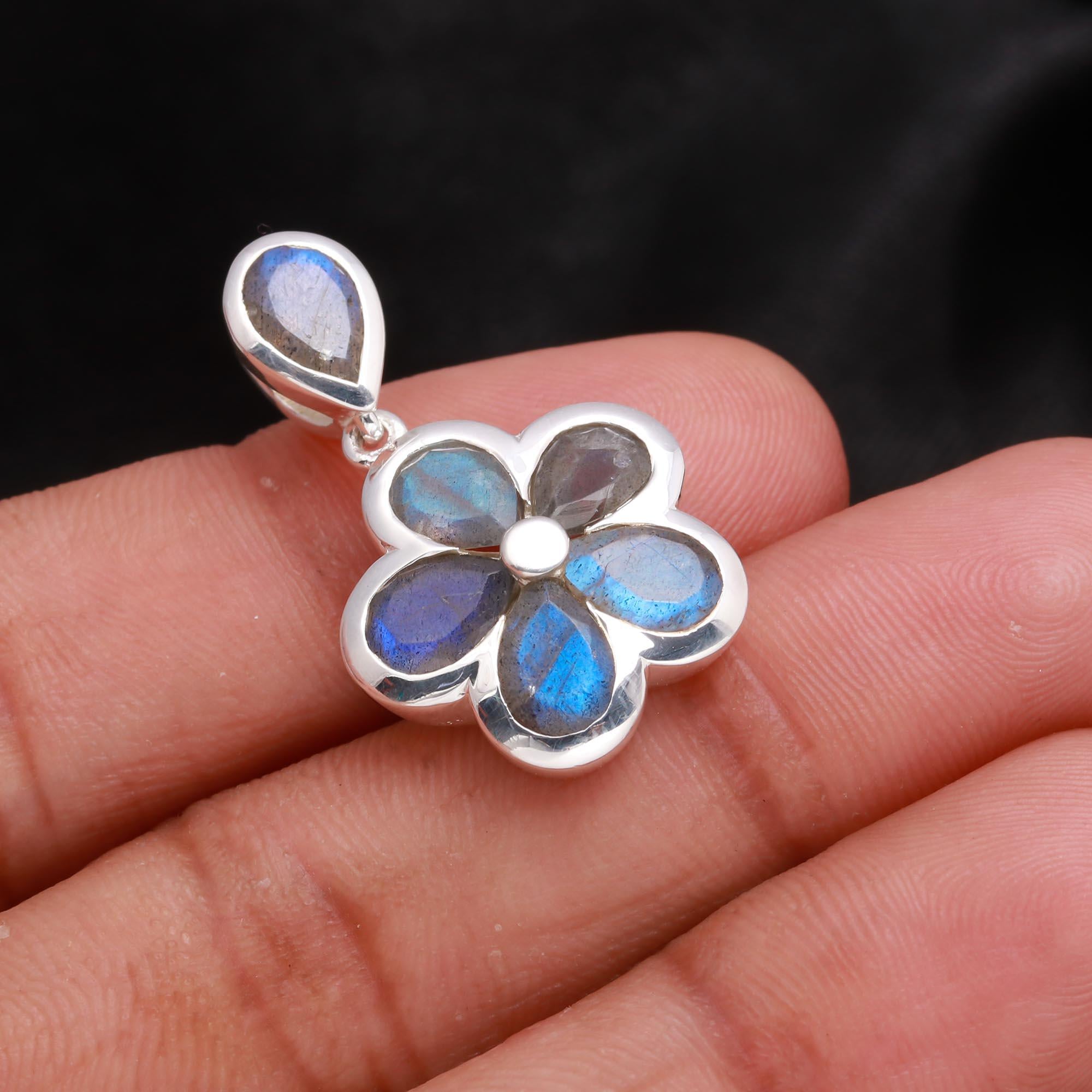 925 Sterling Silver Labradorite Floral Pendant