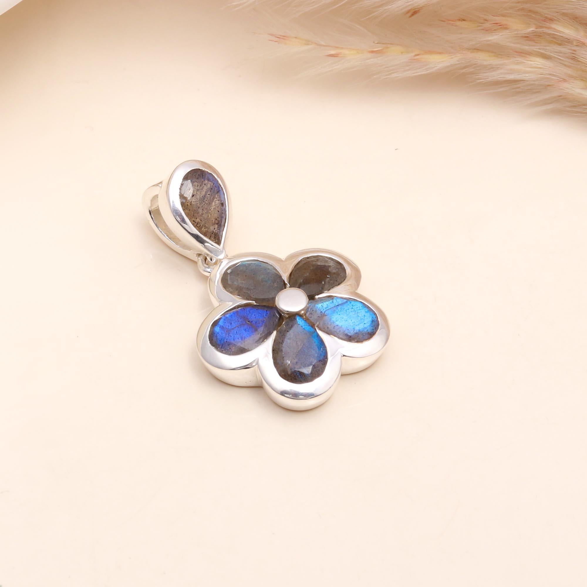 925 Sterling Silver Labradorite Floral Pendant