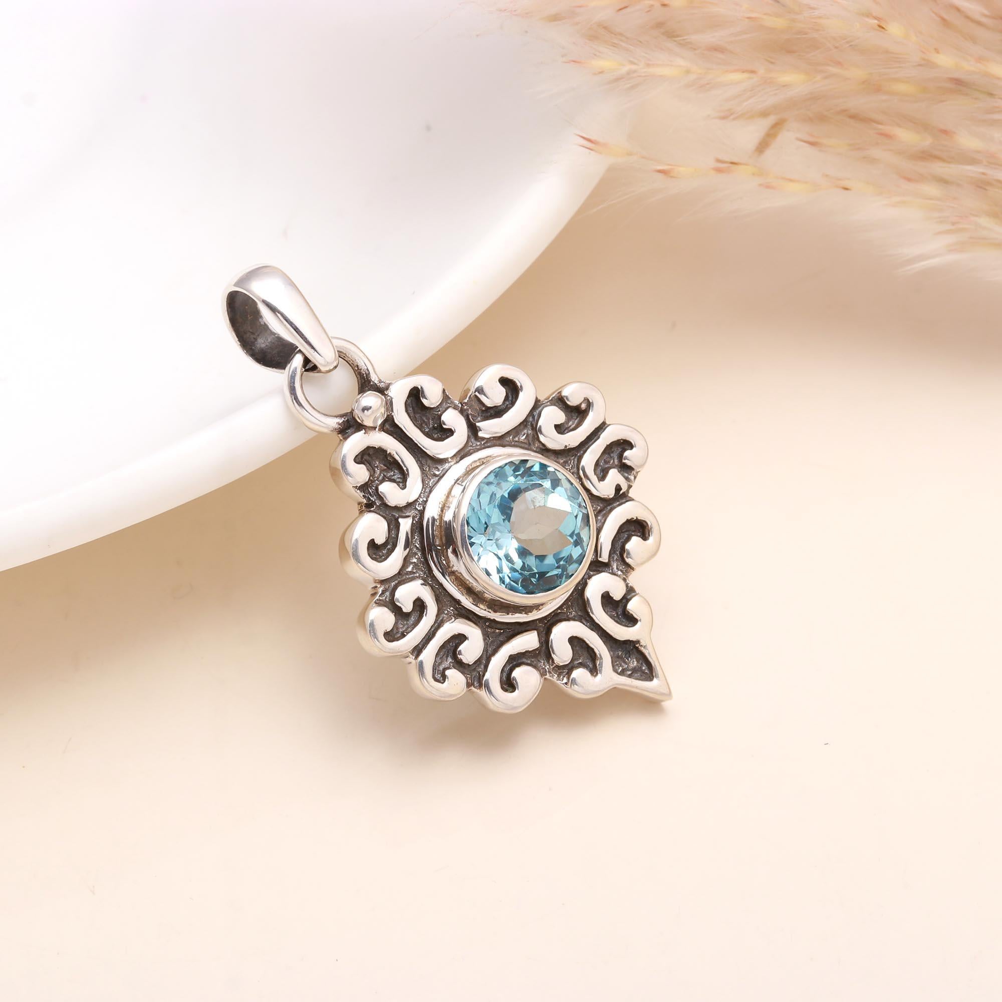 925 Sterling Silver Vintage-Style Blue Topaz Pendant